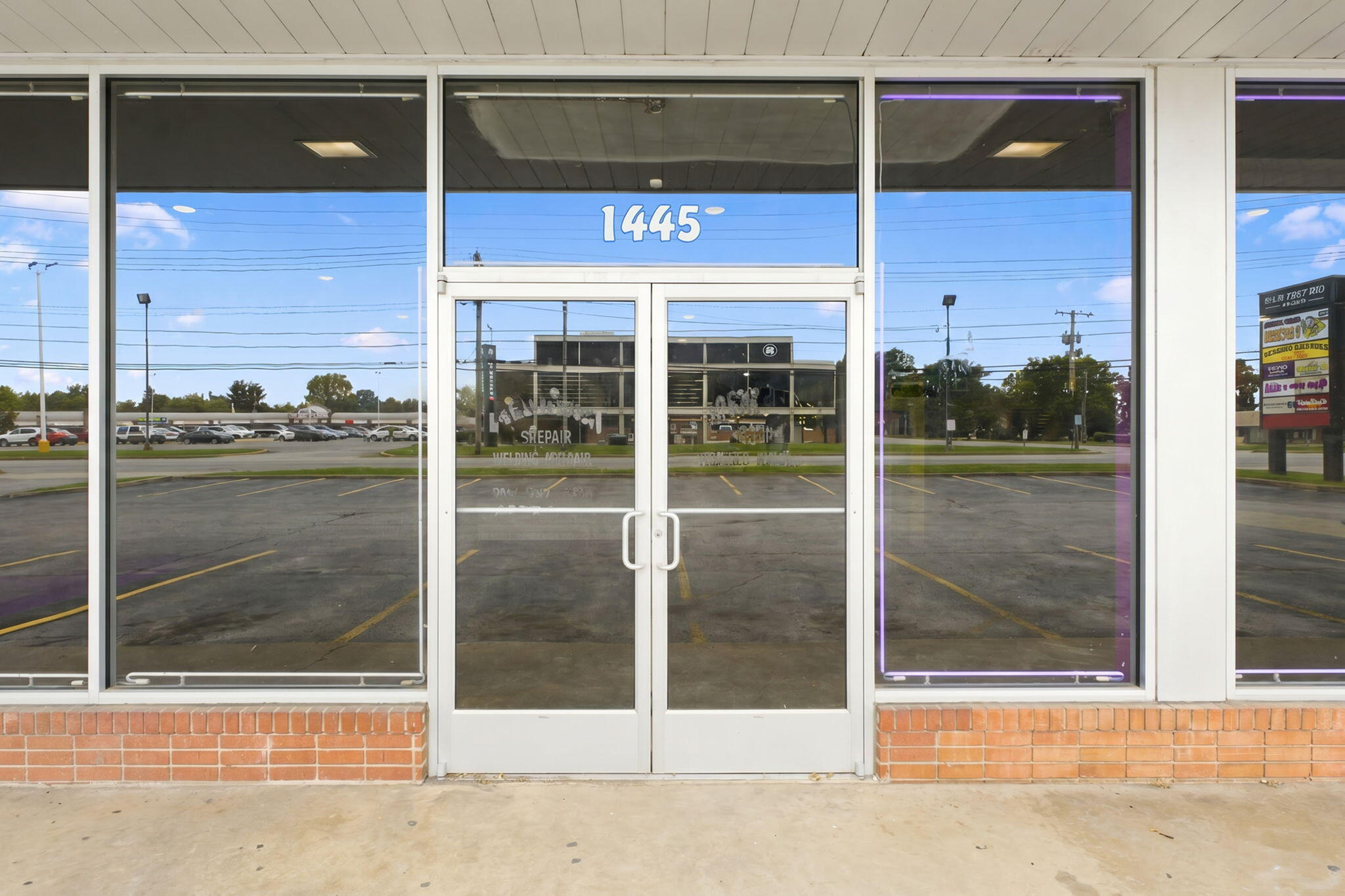 Photo 6 - Commercial Lease for sale – 1445 S Glenstone Avenue  Springfield, MO