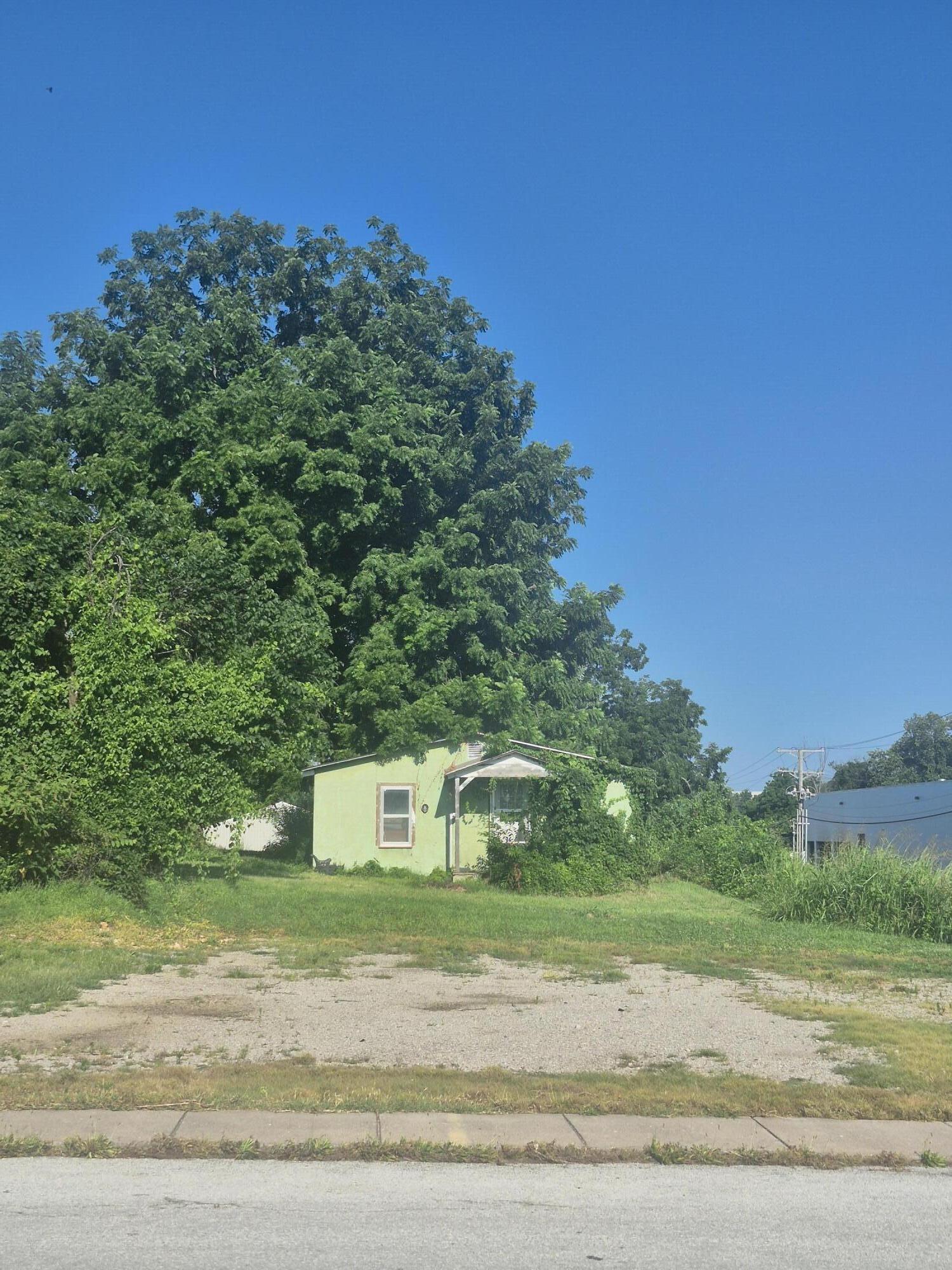 Photo 5 - Commercial Sale for sale – 206 W North Street  Mt Vernon, MO