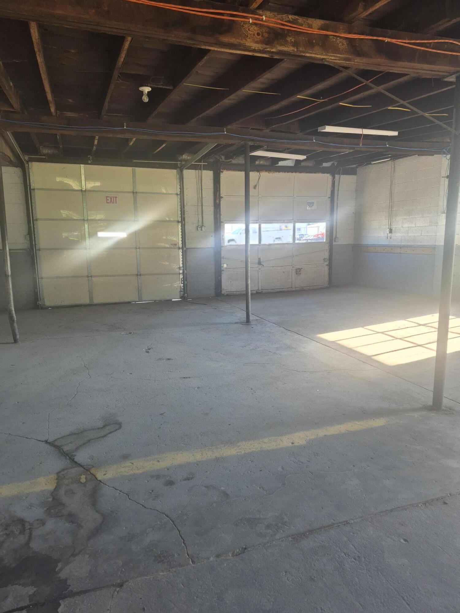 Photo 4 - Commercial Sale for sale – 206 W North Street  Mt Vernon, MO