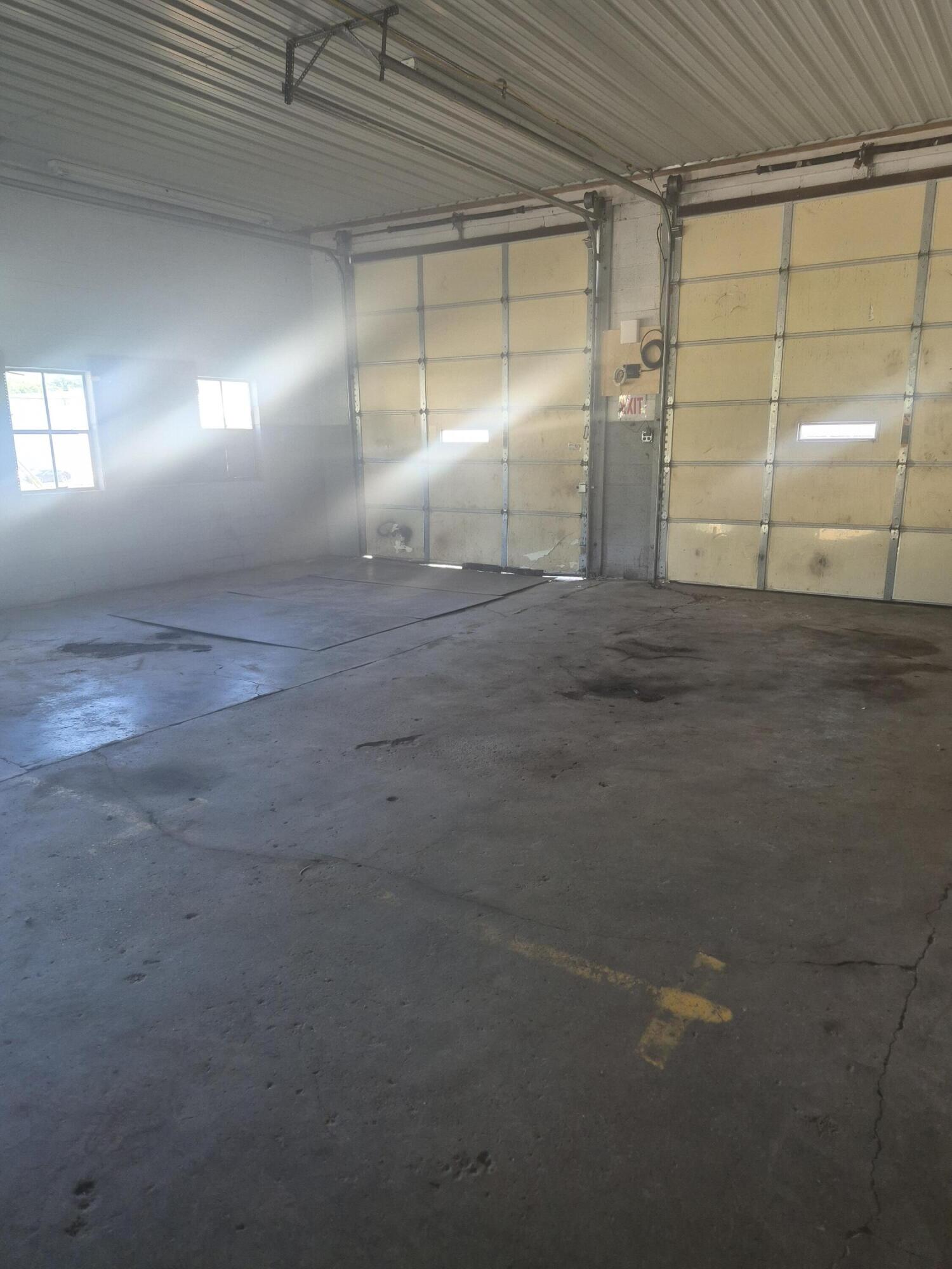 Photo 7 - Commercial Sale for sale – 206 W North Street  Mt Vernon, MO