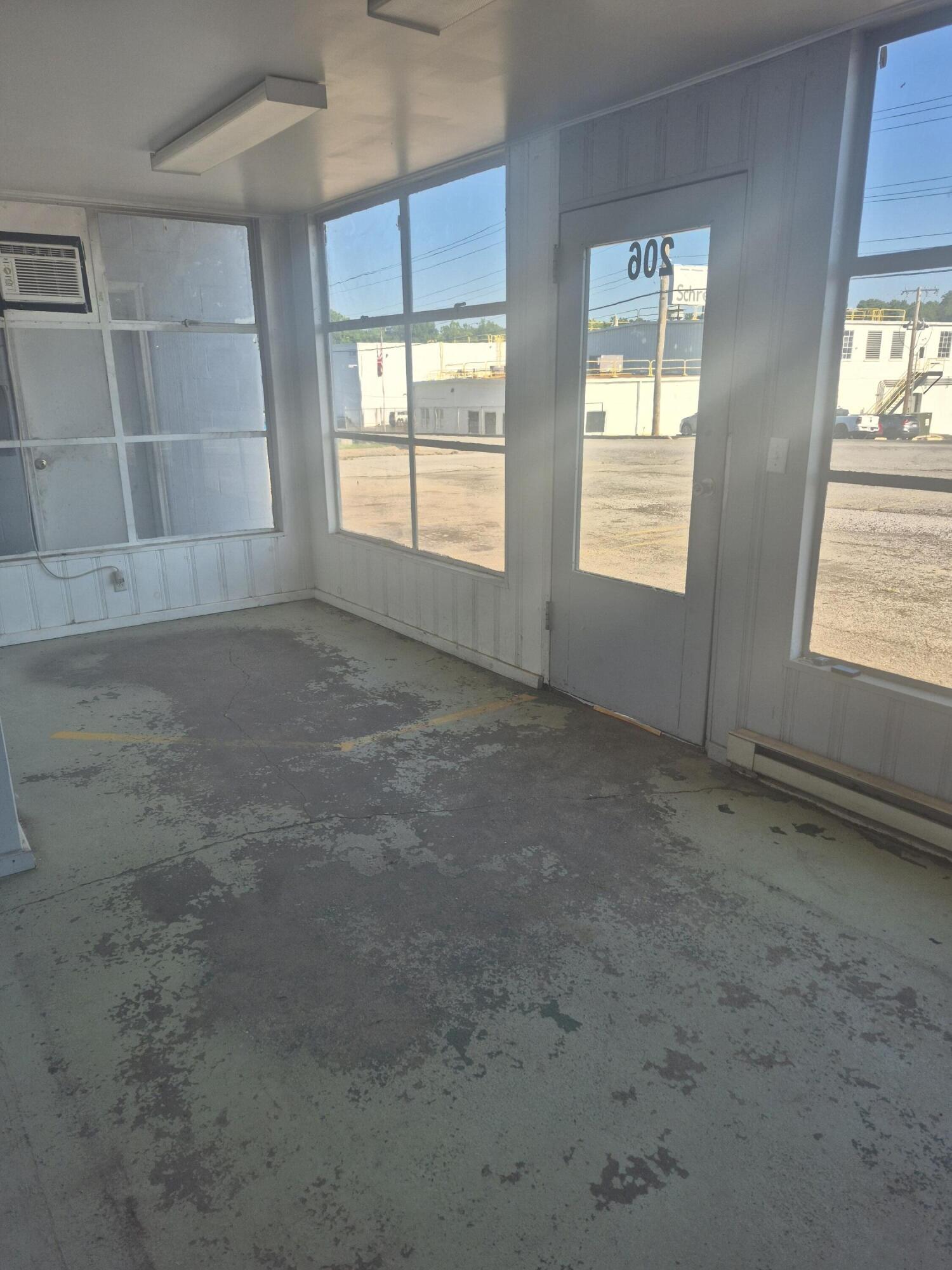 Photo 8 - Commercial Sale for sale – 206 W North Street  Mt Vernon, MO