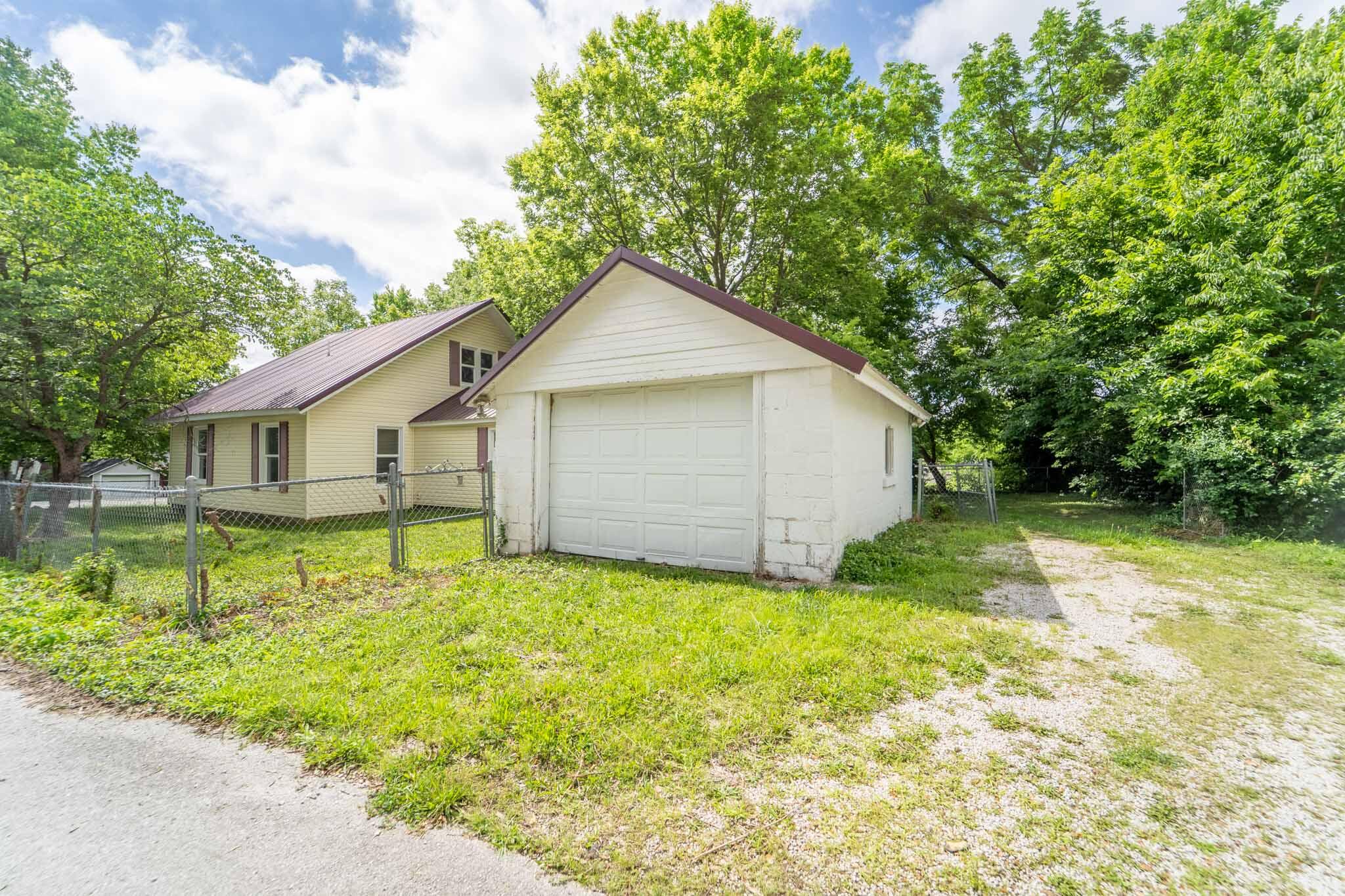 Photo 7 - Residential for sale – 201 S Main Street  Pleasant Hope, MO