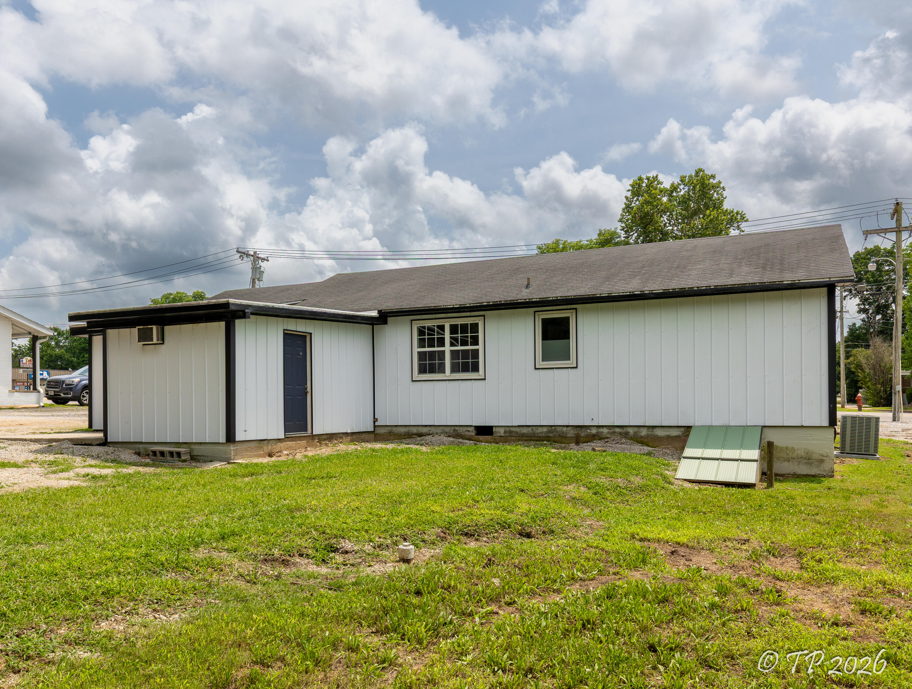 Photo 30 - Commercial Sale for sale – 917 W Broadway Street  West Plains, MO