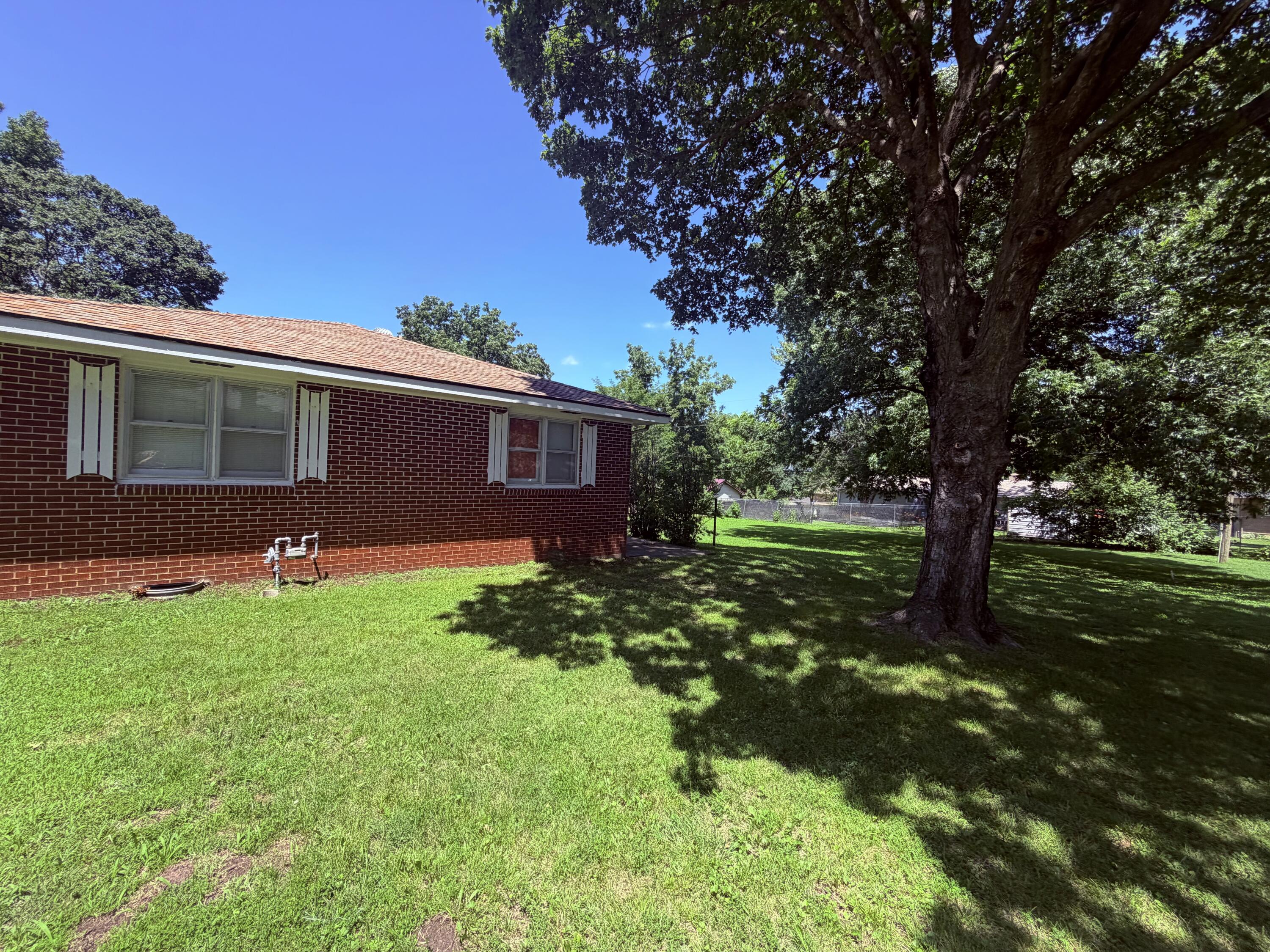 Photo 7 - Residential for sale – 506  Garfield   Greenfield, MO