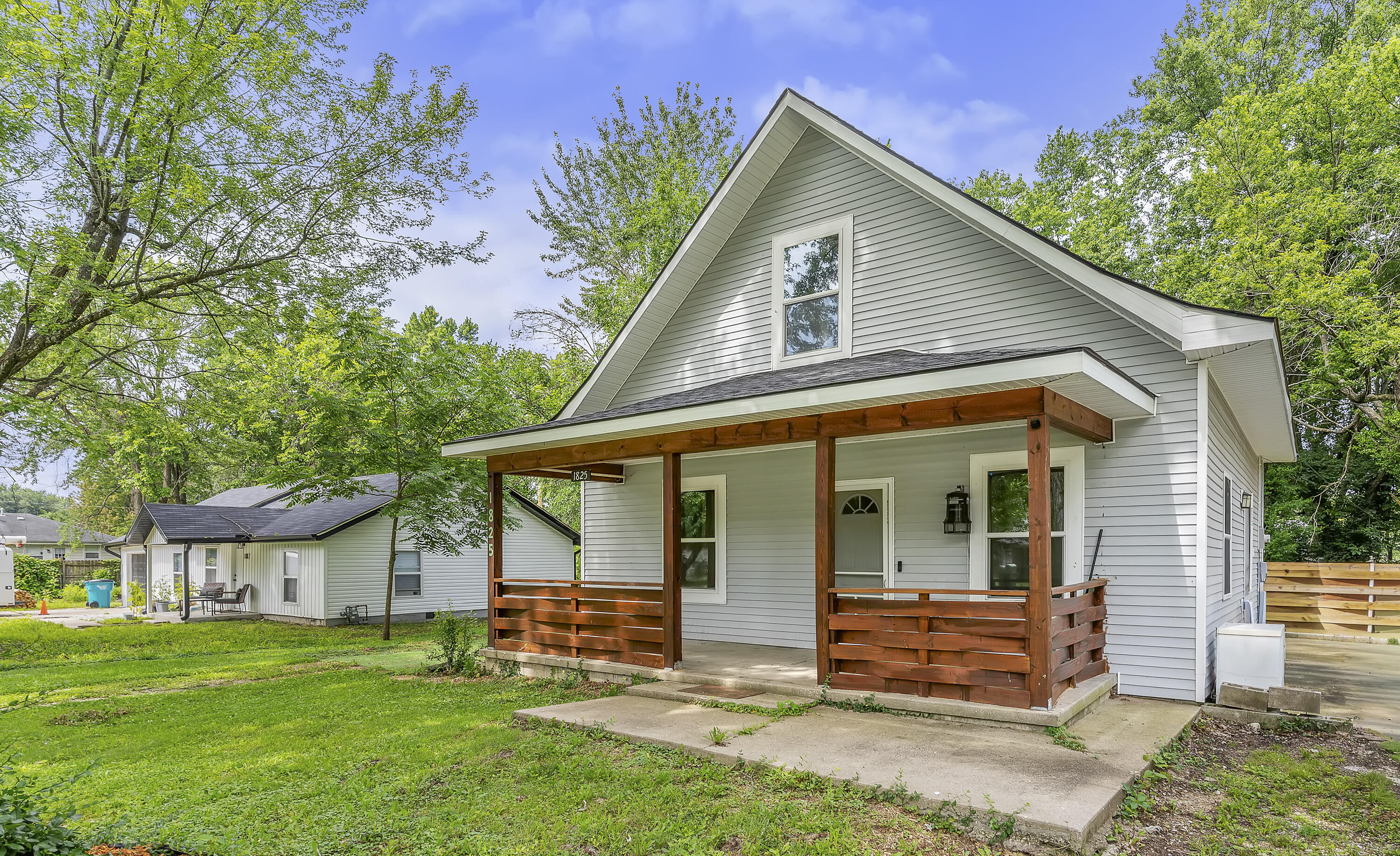 Photo 2 - Residential for sale – 1825 N Burton Avenue  Springfield, MO
