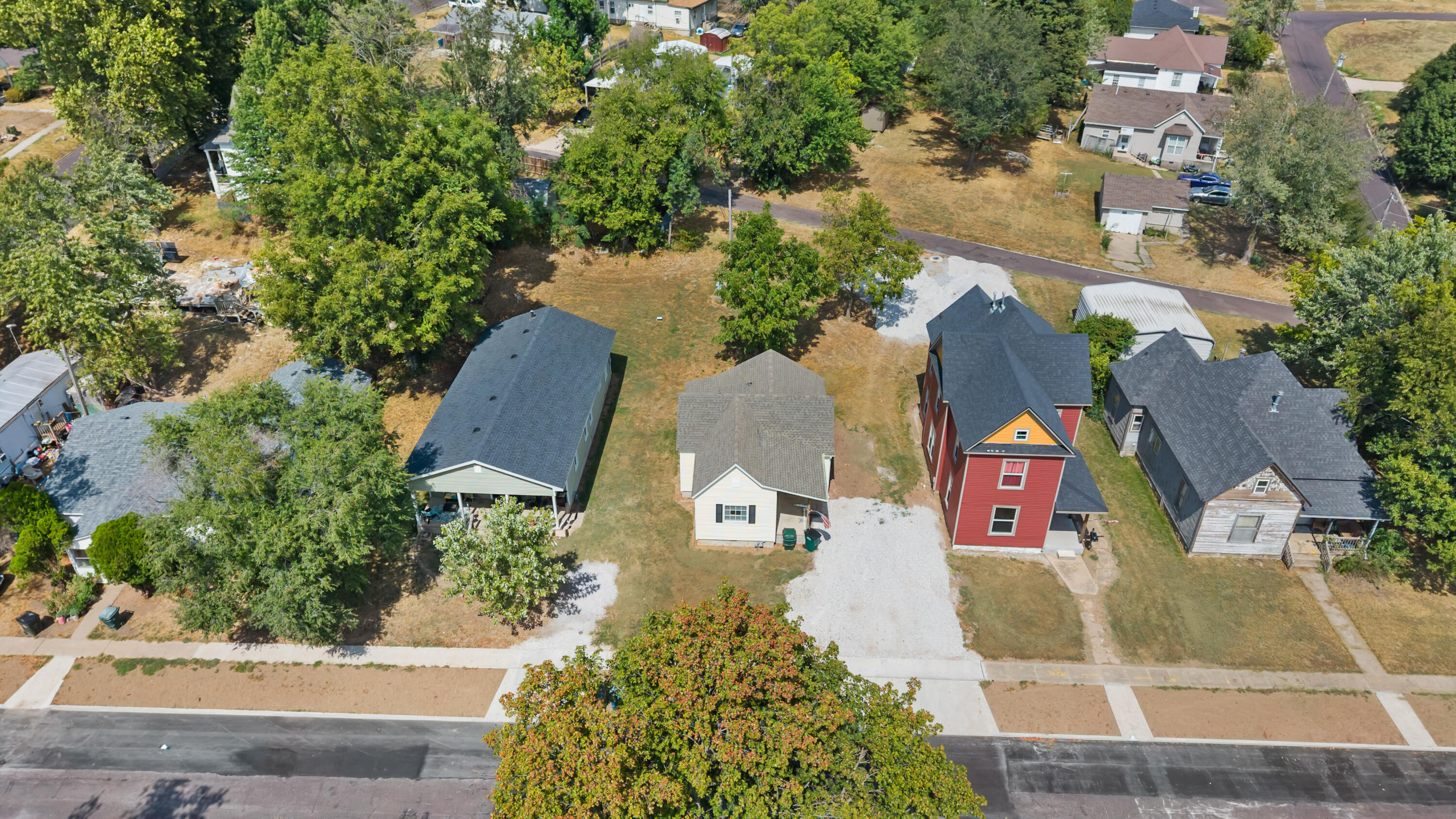 Photo 15 - Residential for sale – 906 E Cale Street  Monett, MO