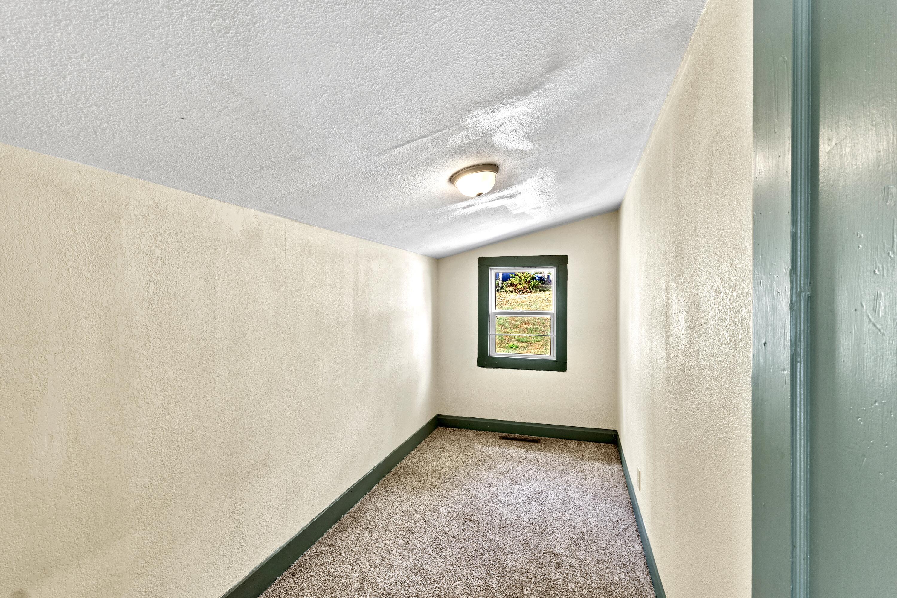 Photo 9 - Residential for sale – 906 E Cale Street  Monett, MO