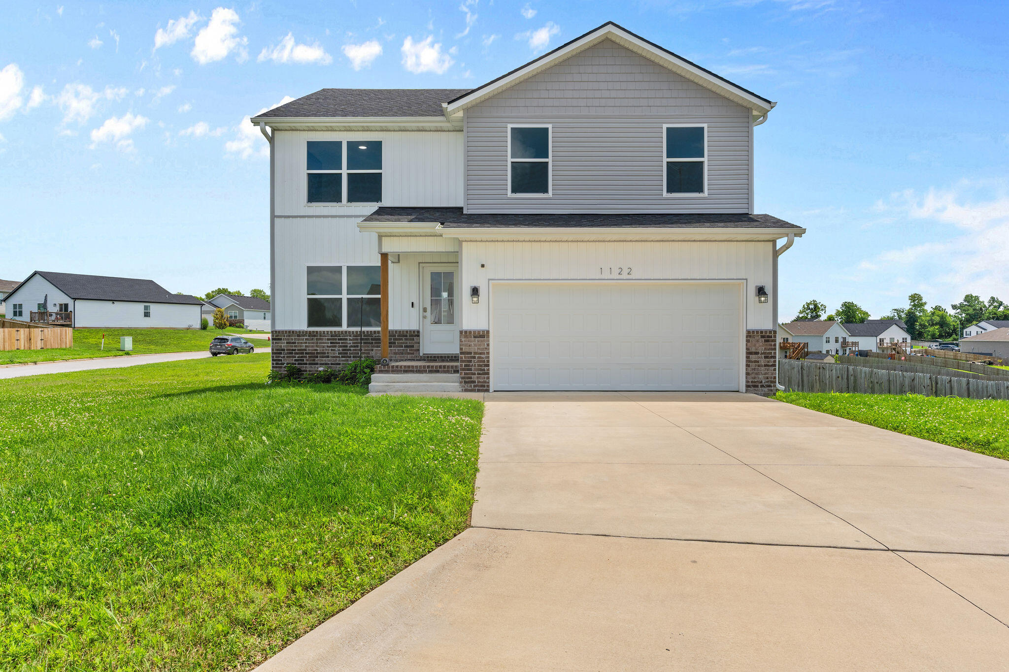Residential for sale – 1122 E Lakota Street  Nixa, MO