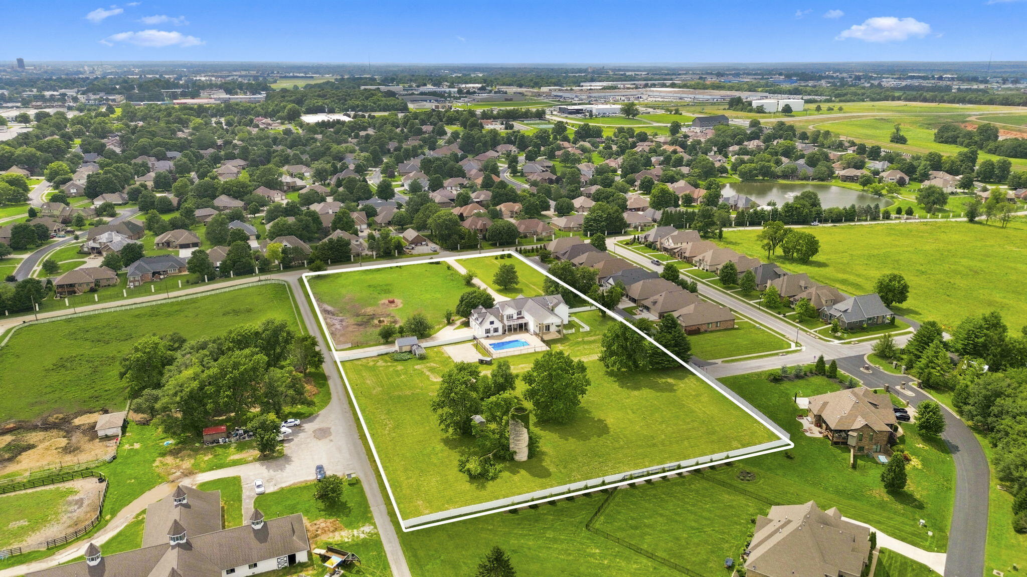 Photo 69 - Residential for sale – 1132 N Farm Road 185   Springfield, MO