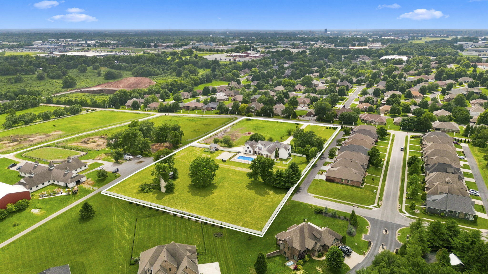Photo 68 - Residential for sale – 1132 N Farm Road 185   Springfield, MO