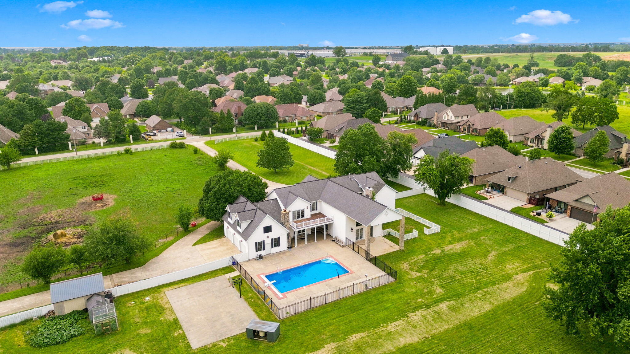 Photo 3 - Residential for sale – 1132 N Farm Road 185   Springfield, MO
