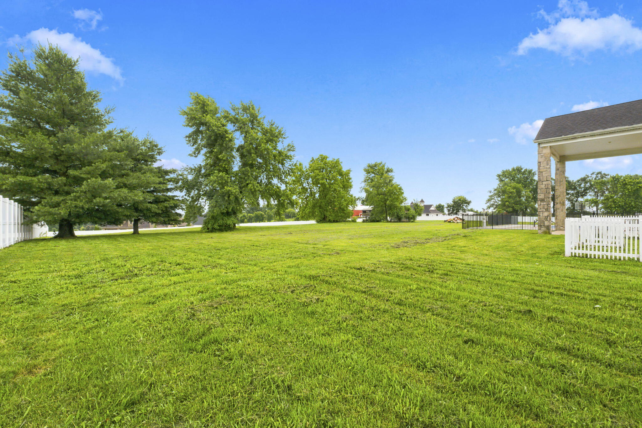 Photo 62 - Residential for sale – 1132 N Farm Road 185   Springfield, MO
