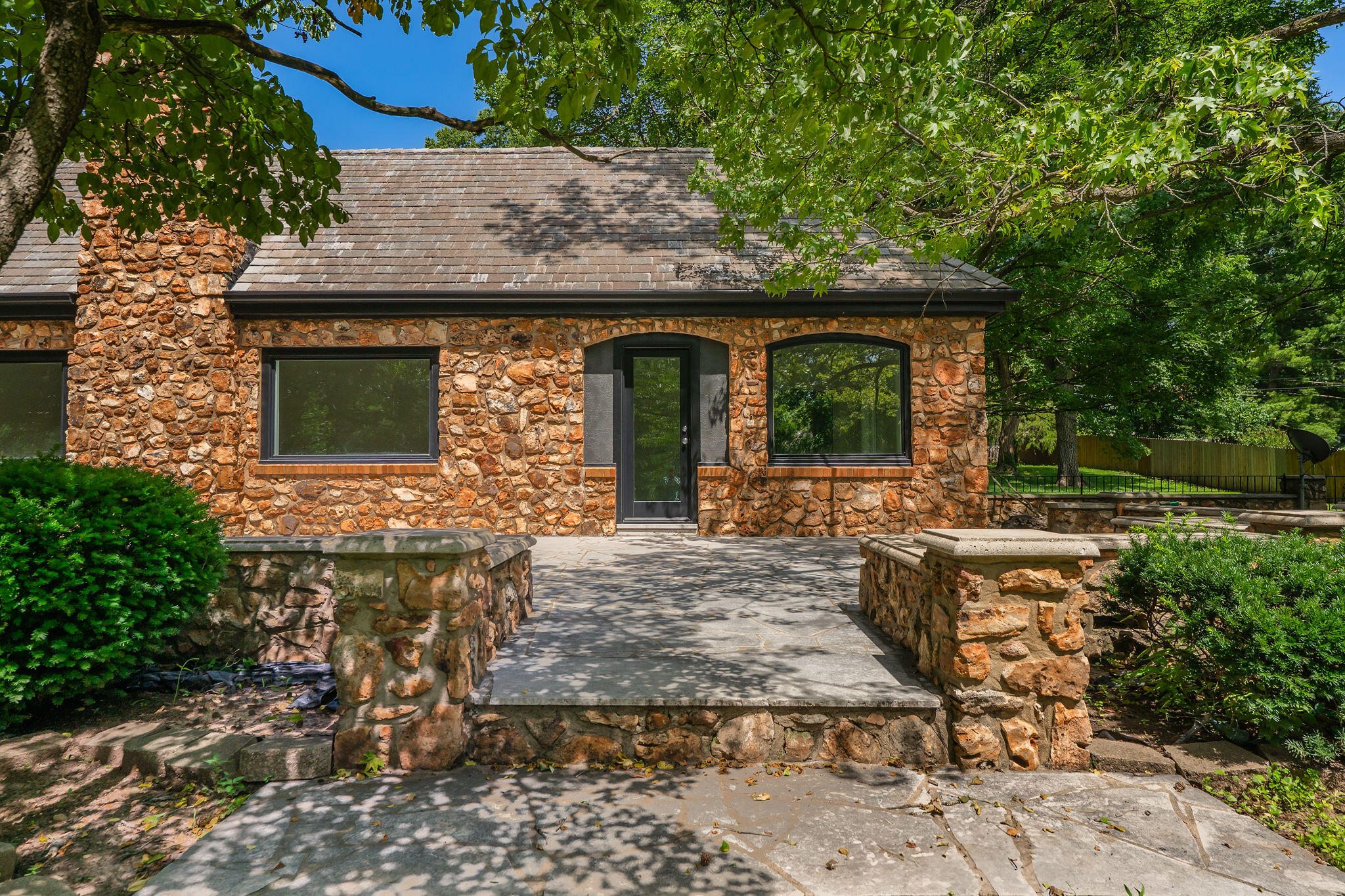Photo 4 - Residential for sale – 2244 S Edgewater Drive  Springfield, MO