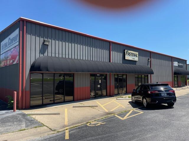 Commercial Lease for sale – 123  Industrial Park   Hollister, MO