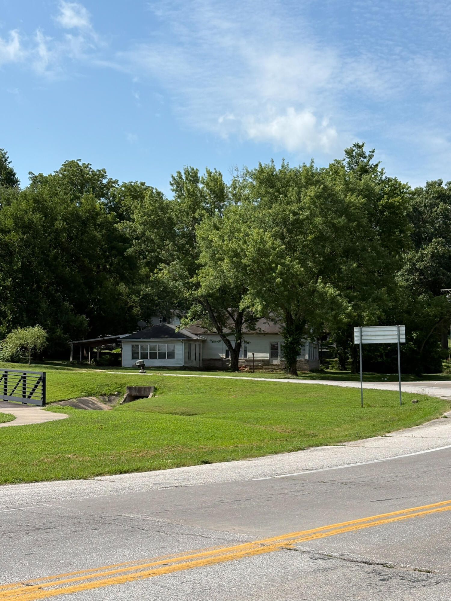 Photo 3 - Commercial Sale for sale – 103  Pirate Lane  Crane, MO