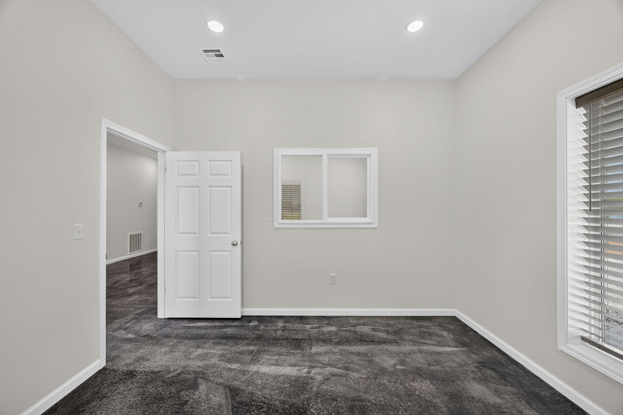 Photo 17 - Commercial Lease for sale – 13221  Jay Drive Suite C   Neosho, MO
