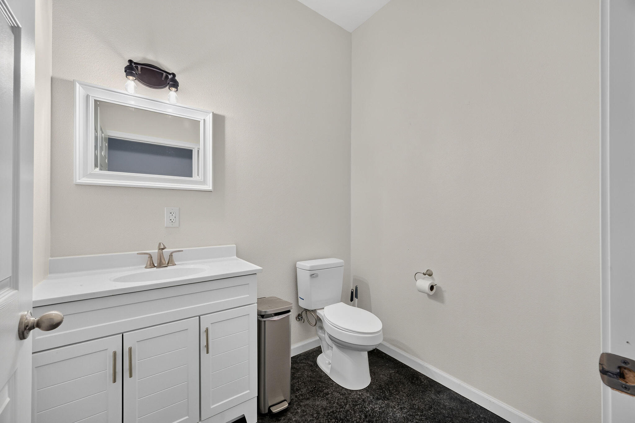 Photo 30 - Commercial Lease for sale – 13221  Jay Drive Suite C   Neosho, MO