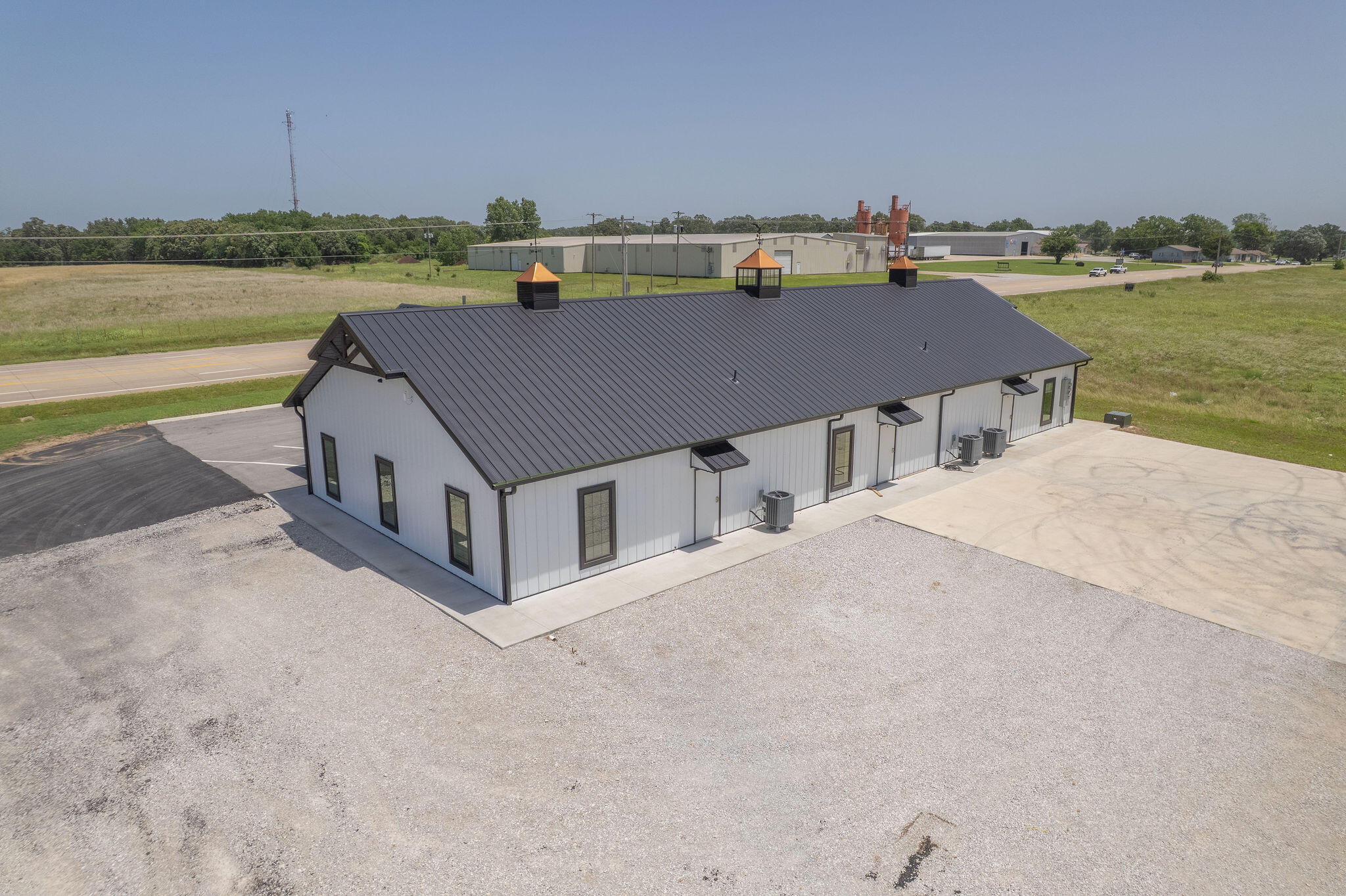 Photo 7 - Commercial Lease for sale – 13221  Jay Drive Suite C   Neosho, MO