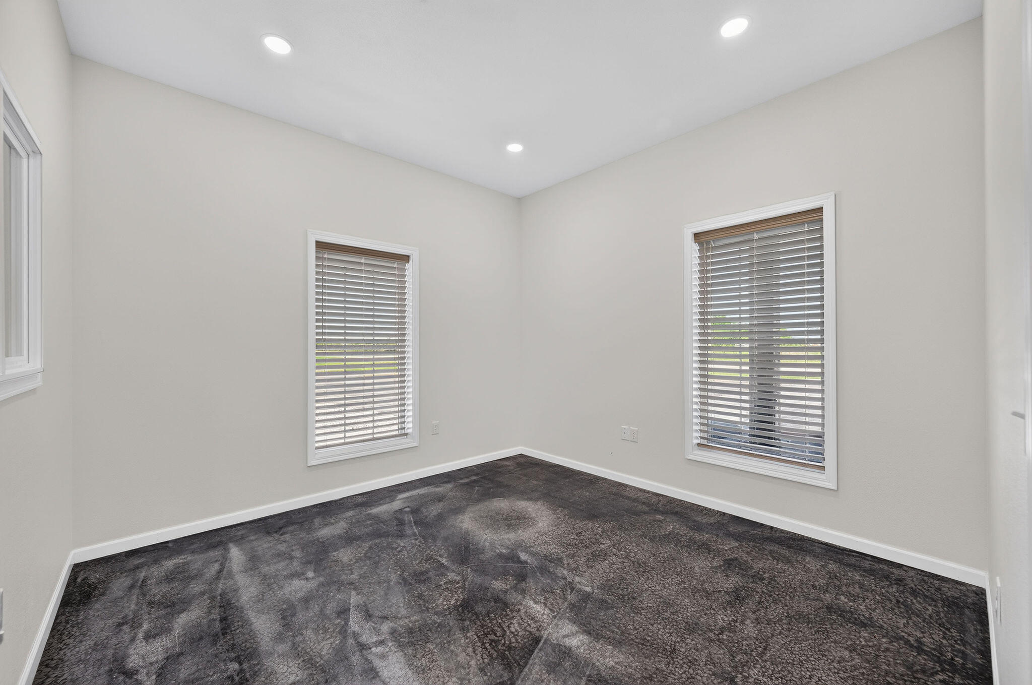 Photo 16 - Commercial Lease for sale – 13221  Jay Drive Suite C   Neosho, MO