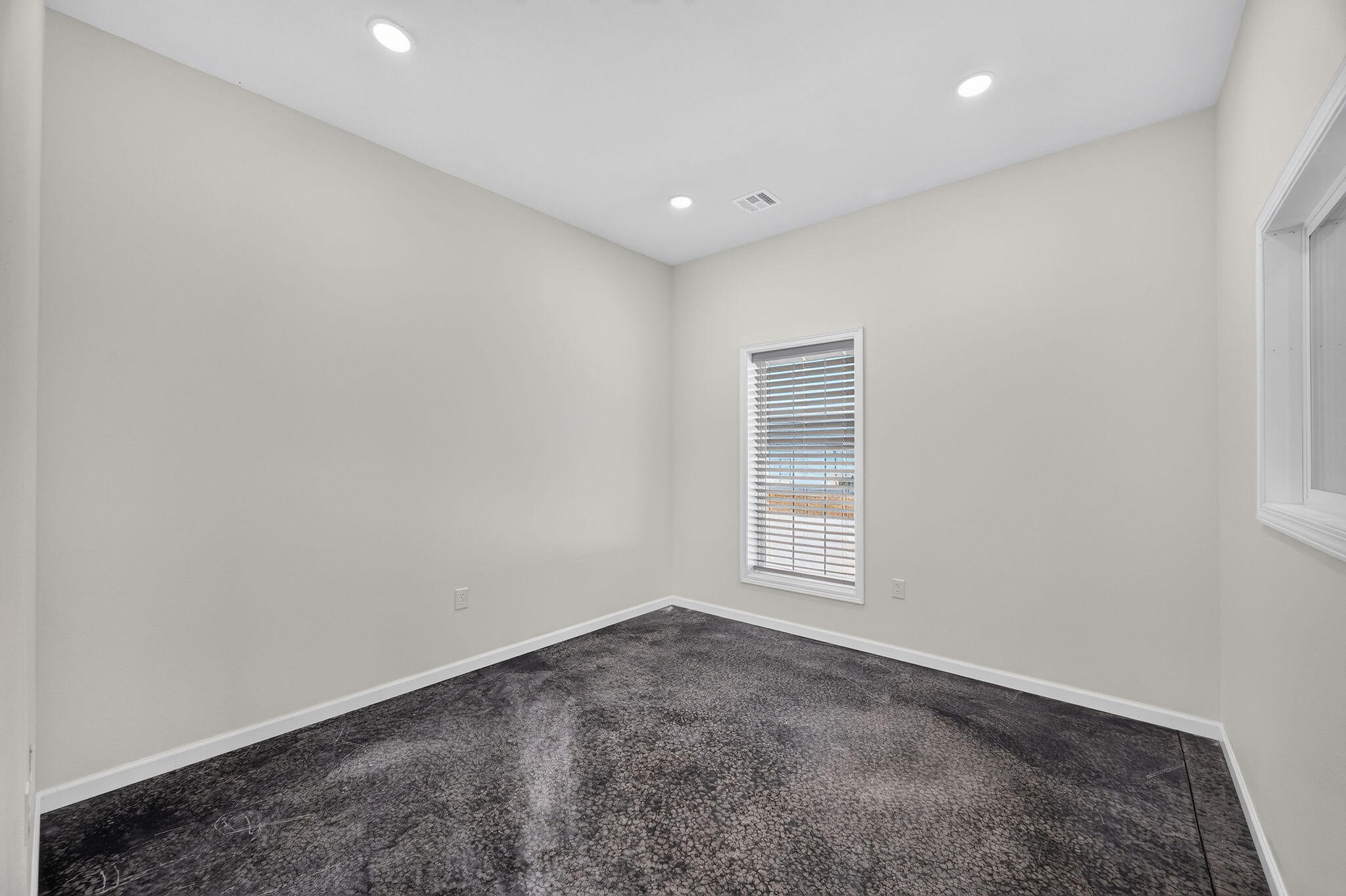 Photo 20 - Commercial Lease for sale – 13221  Jay Drive Suite C   Neosho, MO
