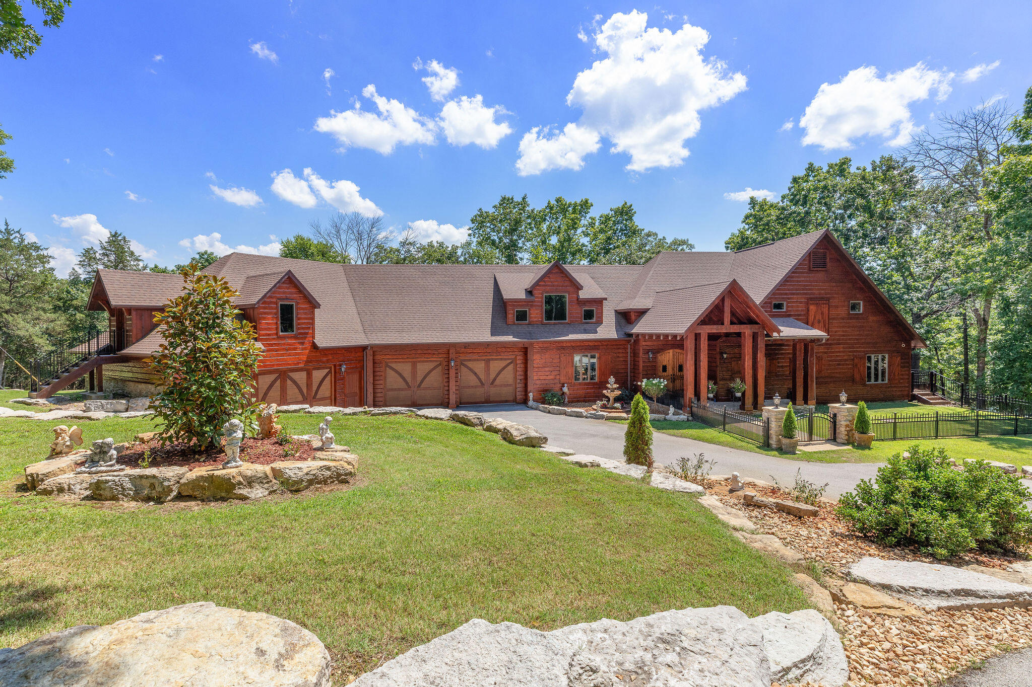 Photo 3 - Residential for sale – 1517  Lake Bluff Drive  Branson West, MO