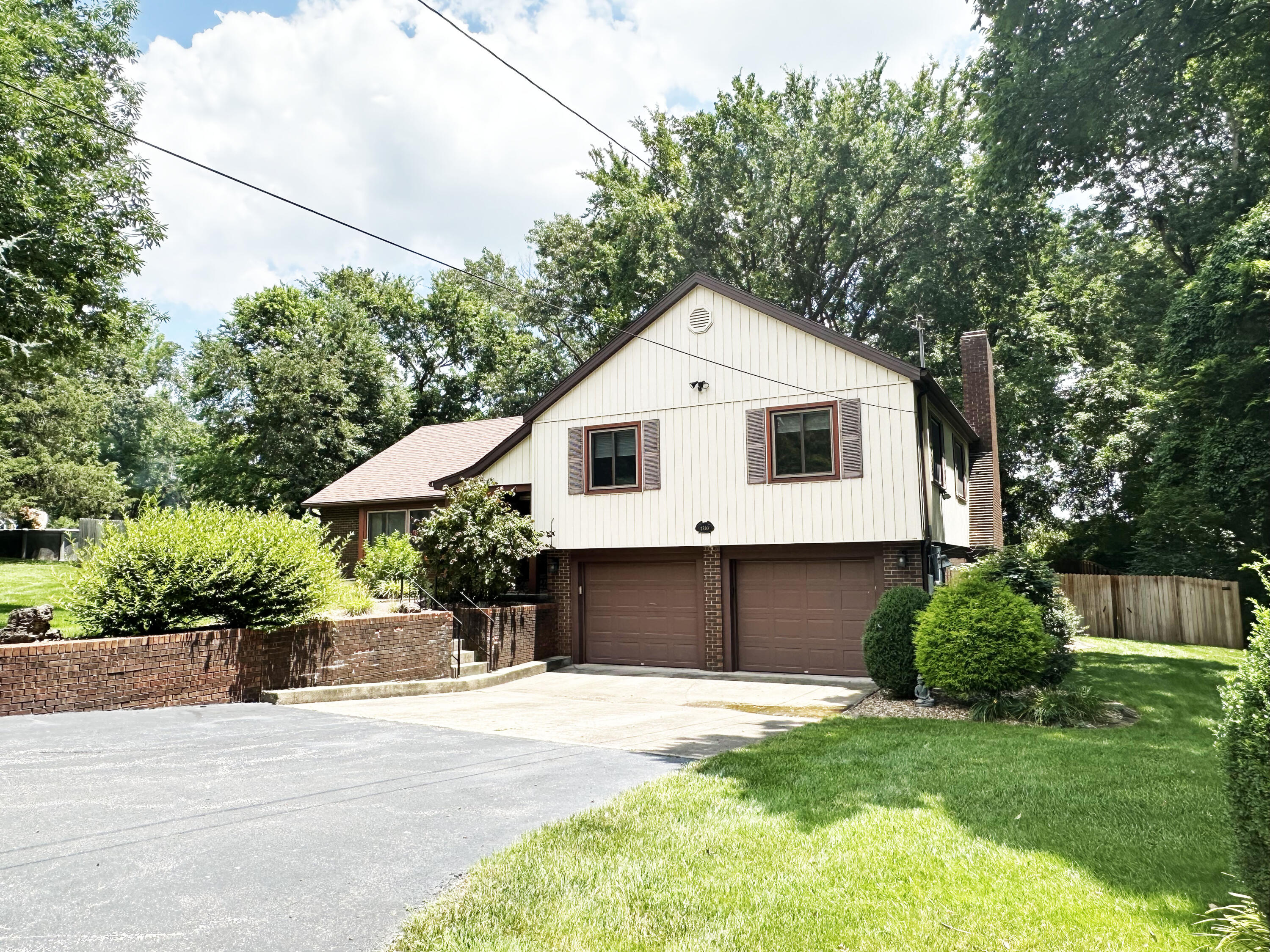 Photo 3 - Residential for sale – 2550 E Sparkleberry Lane  Springfield, MO