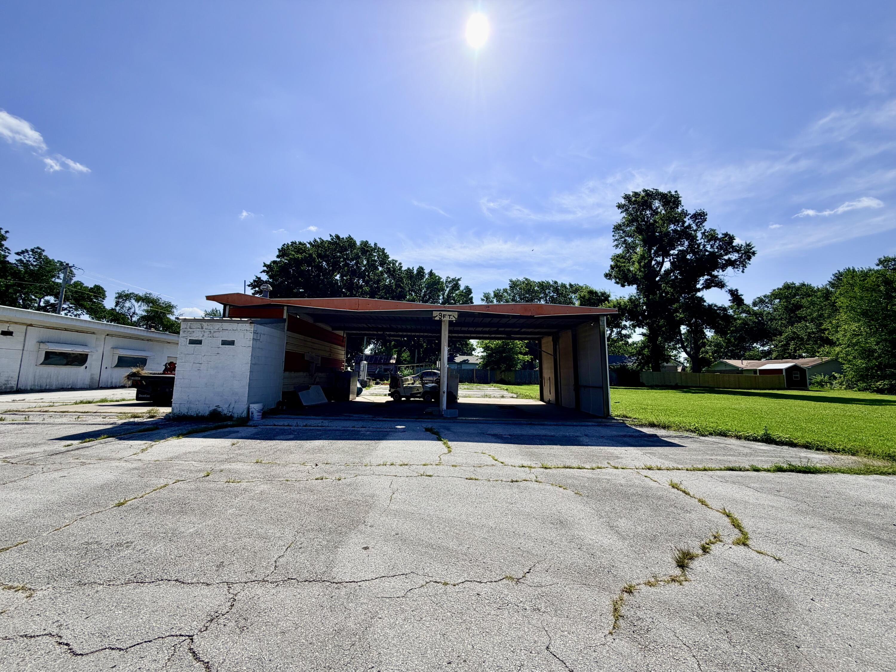 Photo 8 - Commercial Sale for sale – 506 S Grand Street  Greenfield, MO