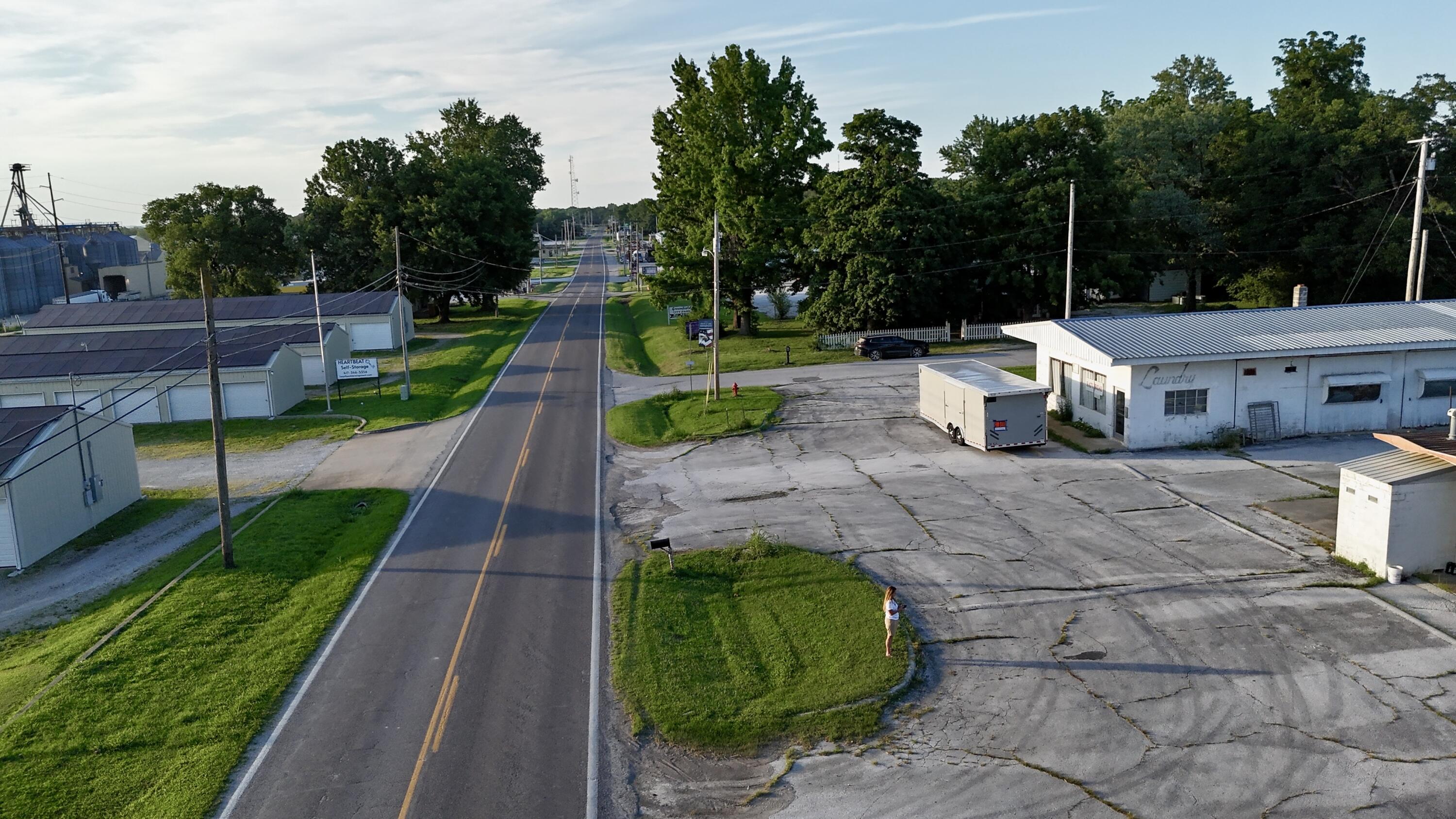 Photo 3 - Commercial Sale for sale – 506 S Grand Street  Greenfield, MO