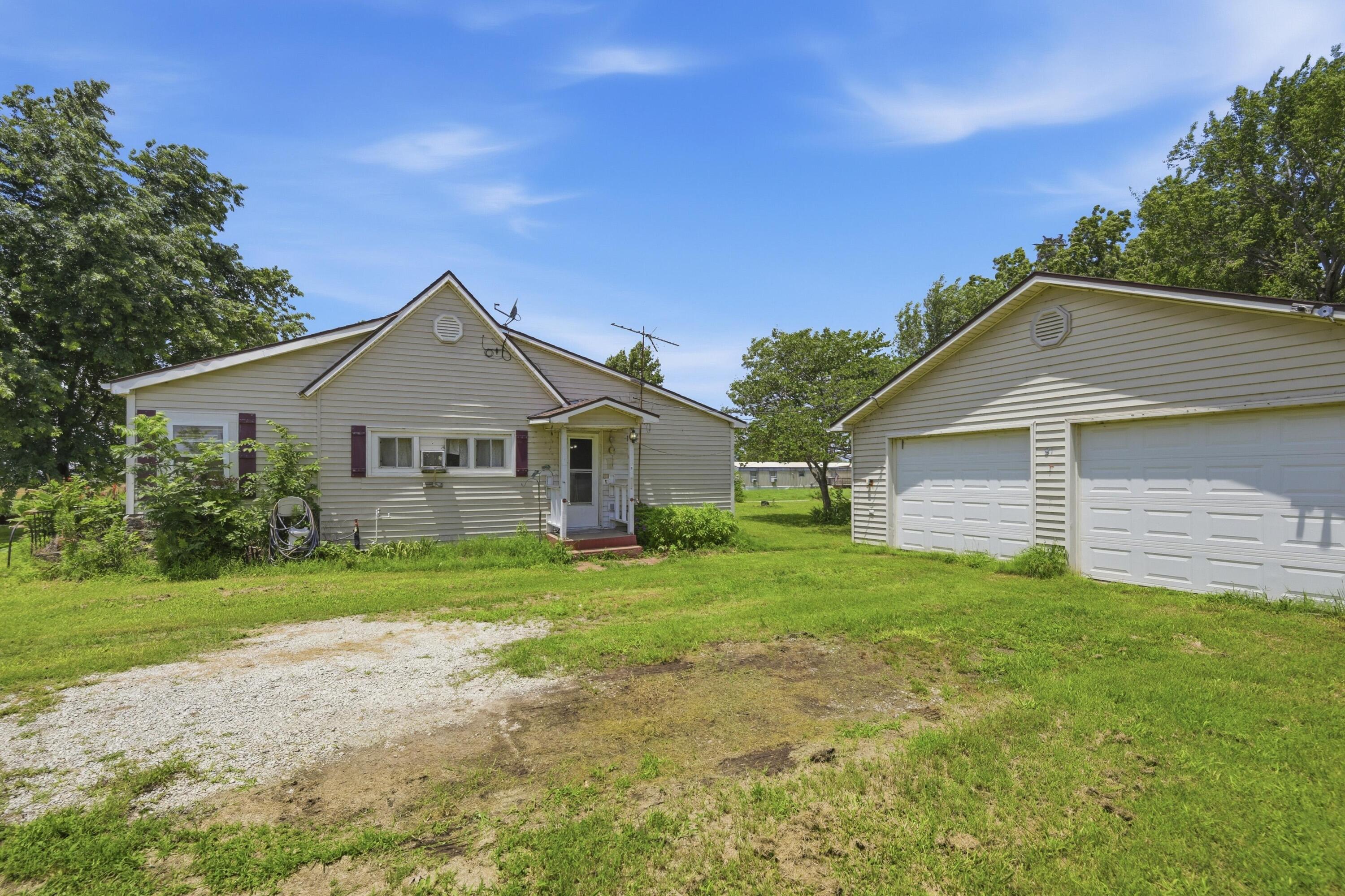 Photo 27 - Residential for sale – 91  Spring Street   Newtonia, MO