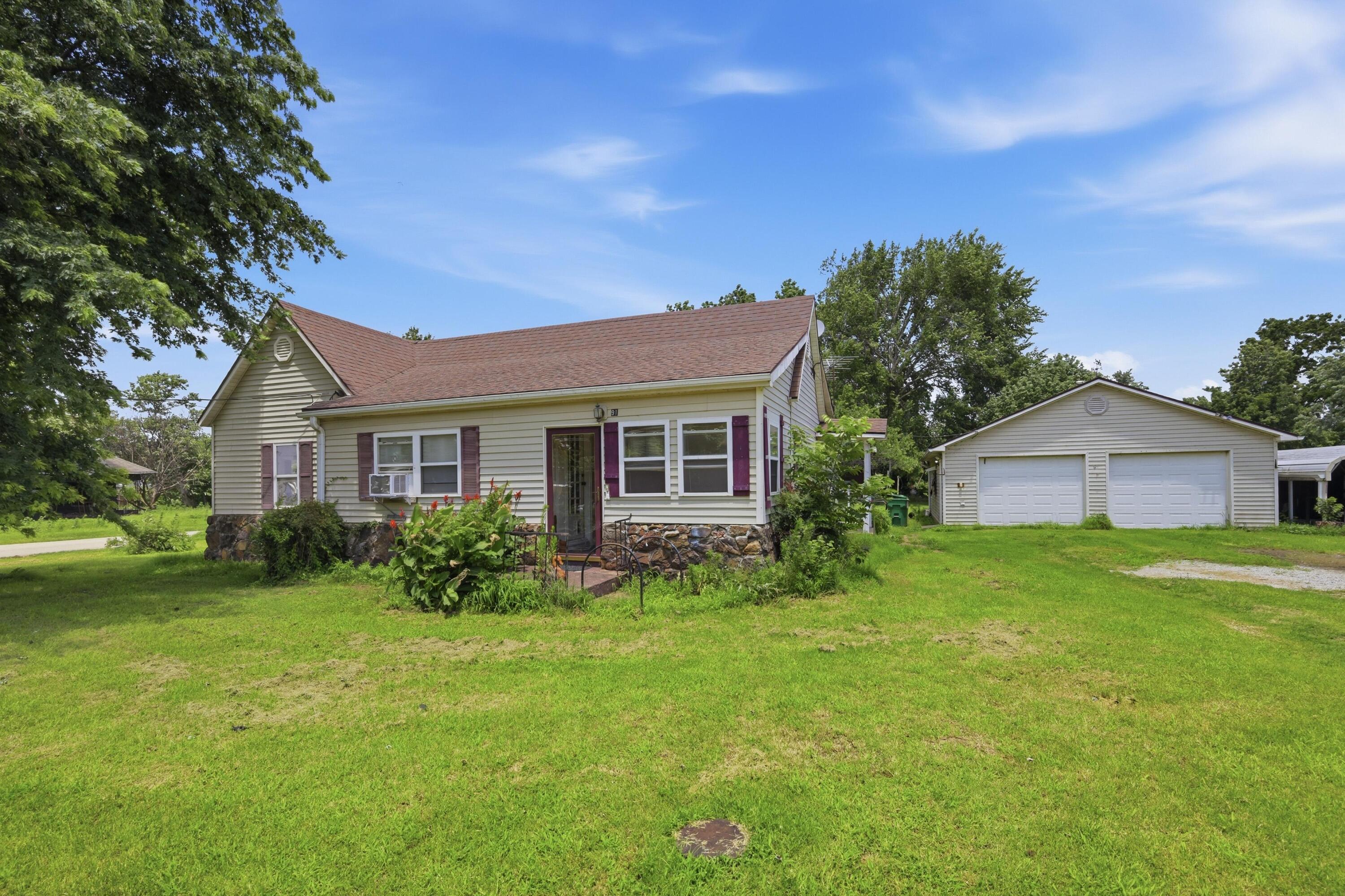 Photo 2 - Residential for sale – 91  Spring Street   Newtonia, MO