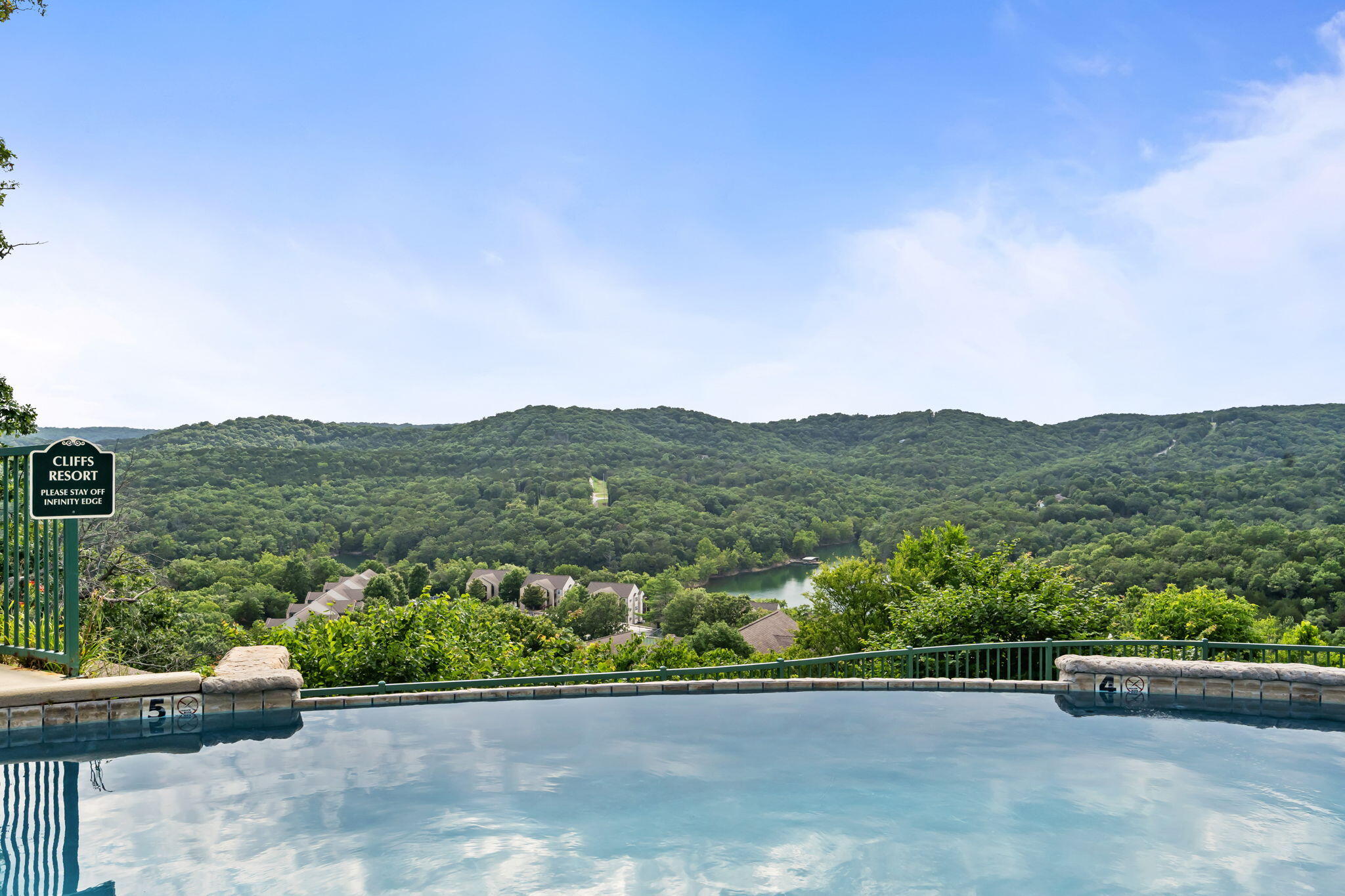 Photo 8 - Residential for sale – 29  Stone Cliff Circle  Branson, MO