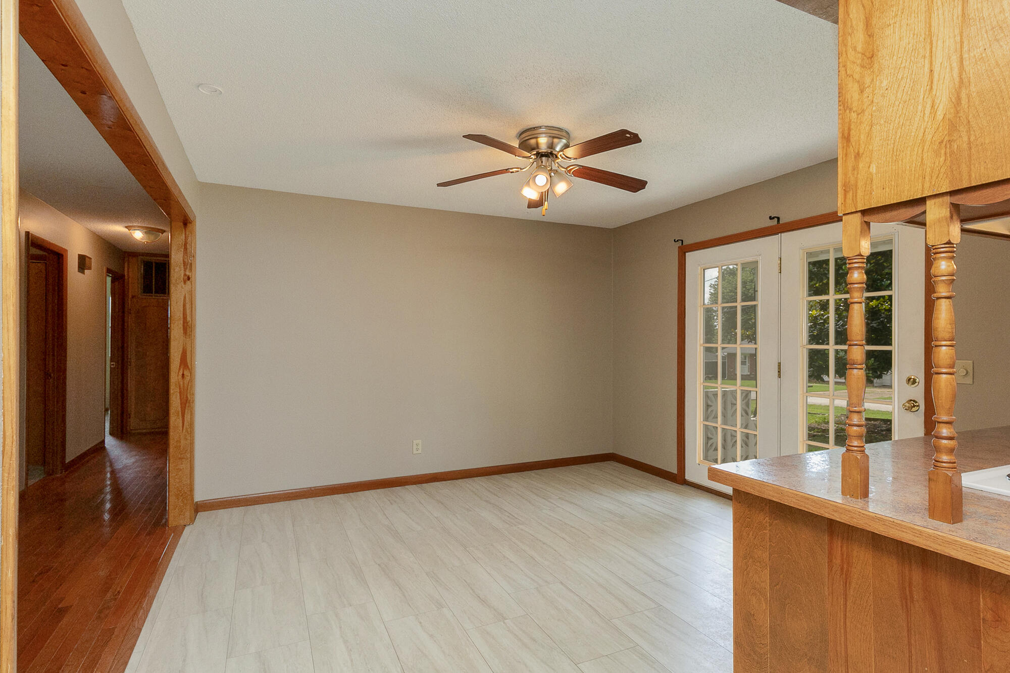 Photo 11 - Residential for sale – 910 E Auburn Street  Bolivar, MO