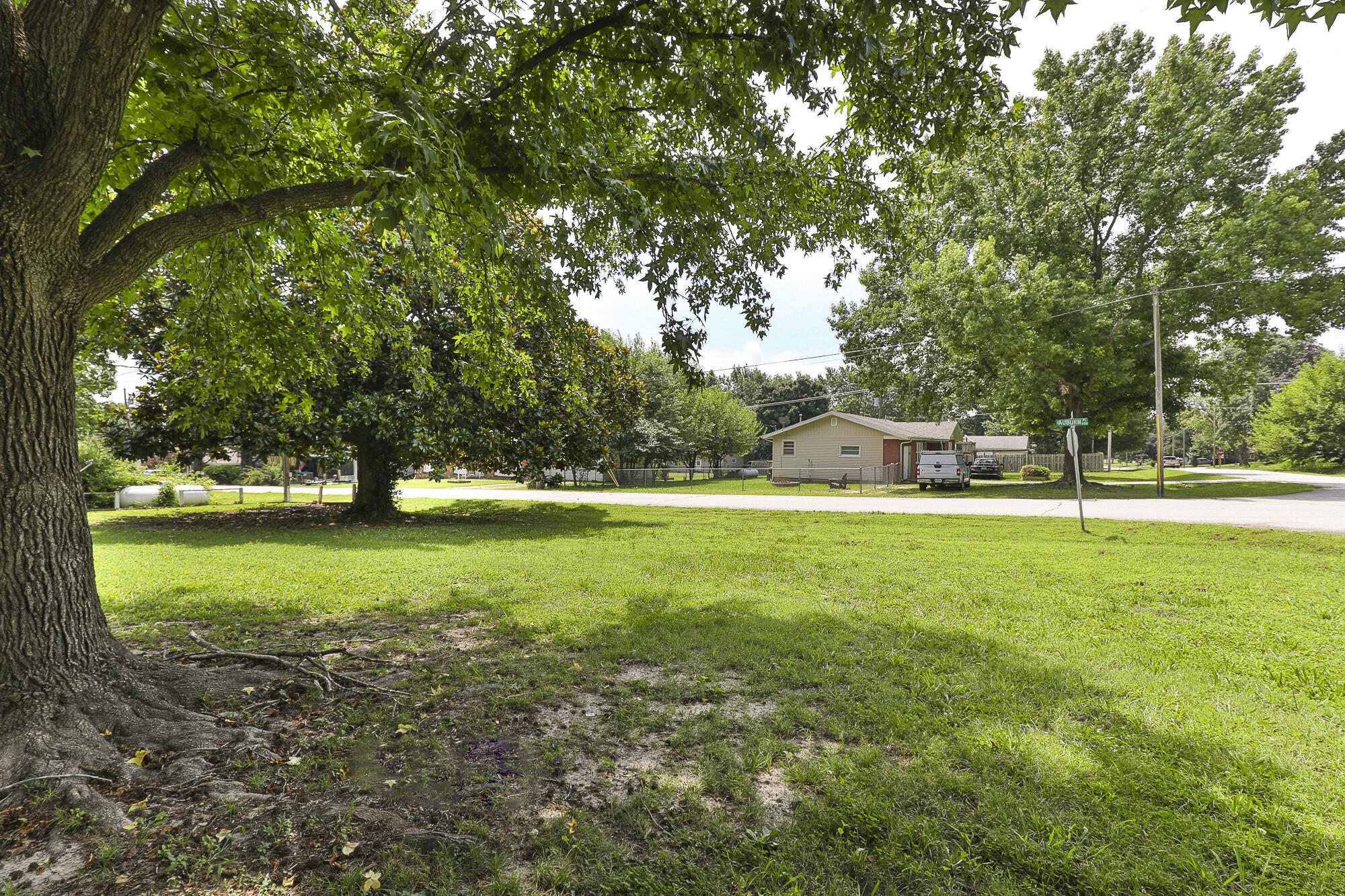 Photo 25 - Residential for sale – 910 E Auburn Street  Bolivar, MO