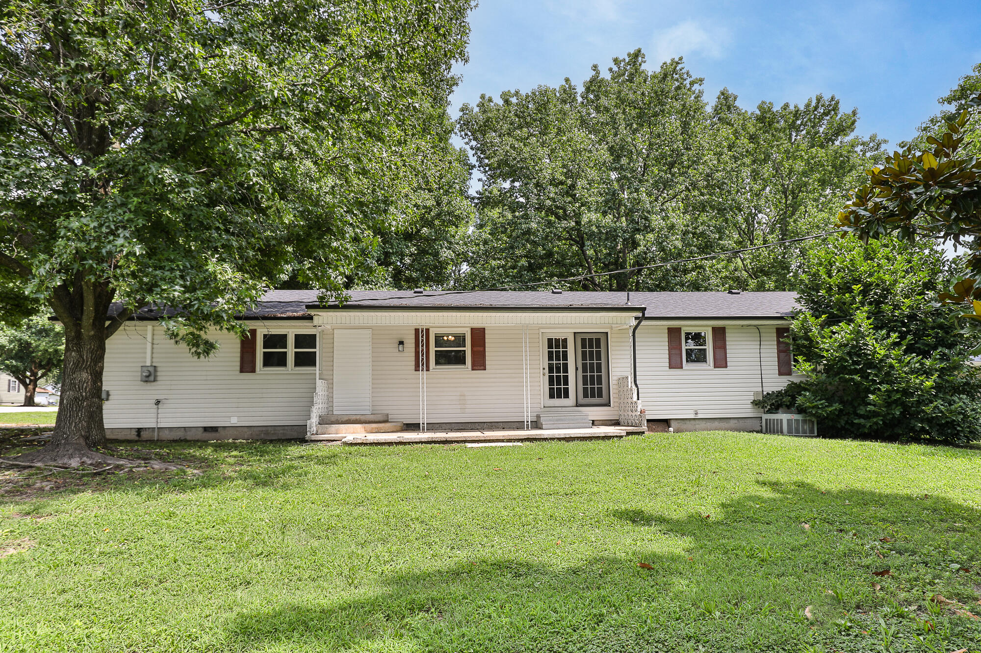 Photo 23 - Residential for sale – 910 E Auburn Street  Bolivar, MO