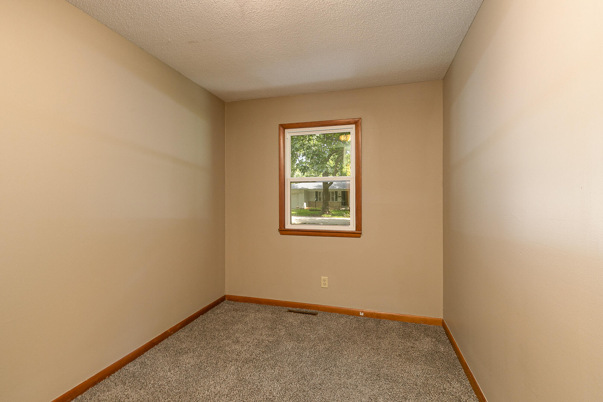 Photo 19 - Residential for sale – 910 E Auburn Street  Bolivar, MO