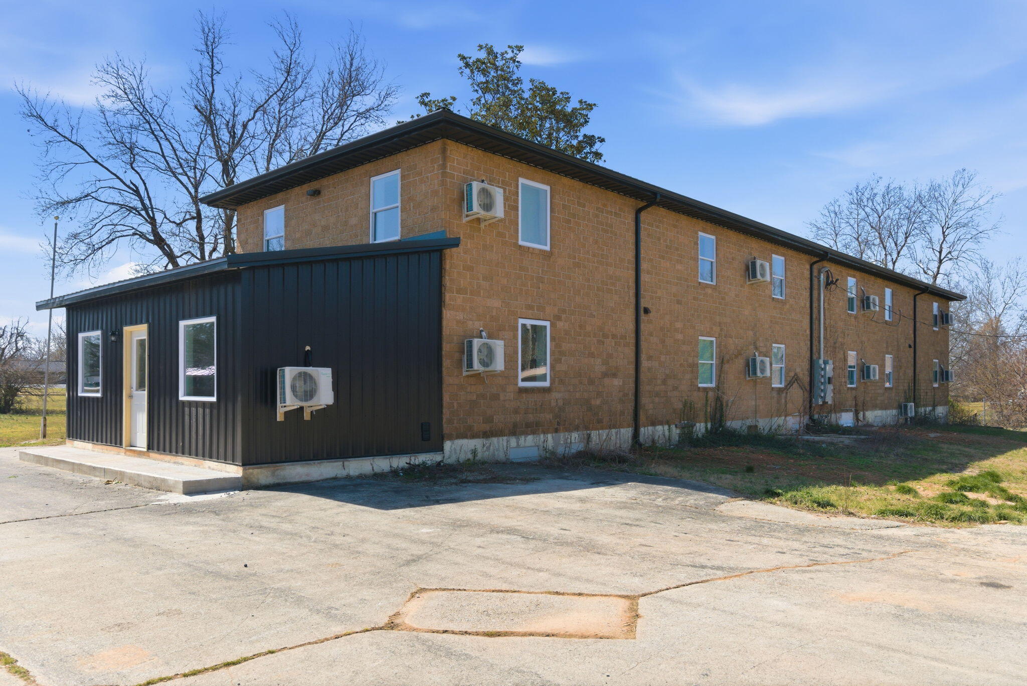 Photo 9 - Residential Income for sale – 301 W Mount Vernon Boulevard  Mt Vernon, MO