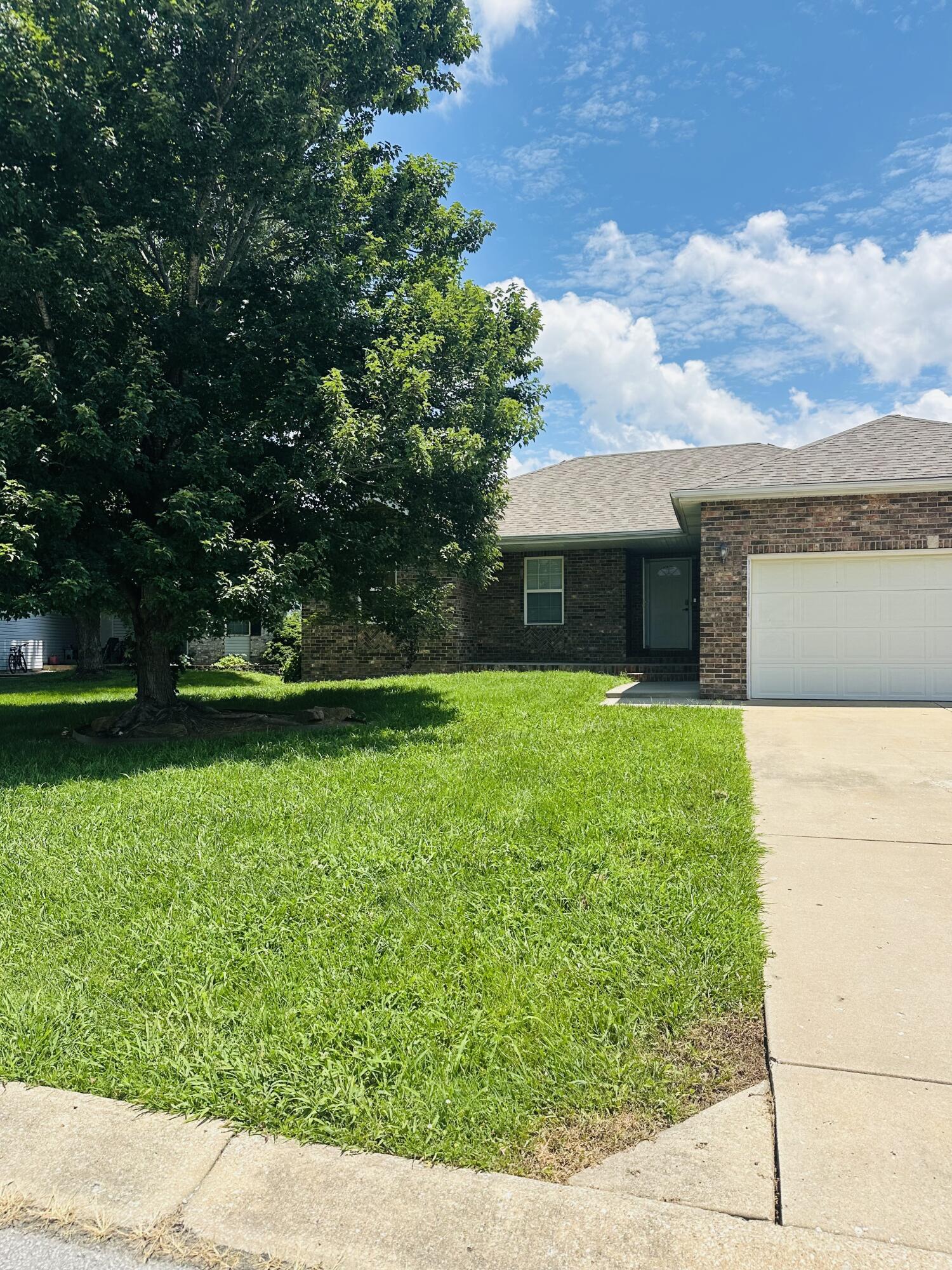 Photo 3 - Residential for sale – 588  Clever Heights Court  Clever, MO