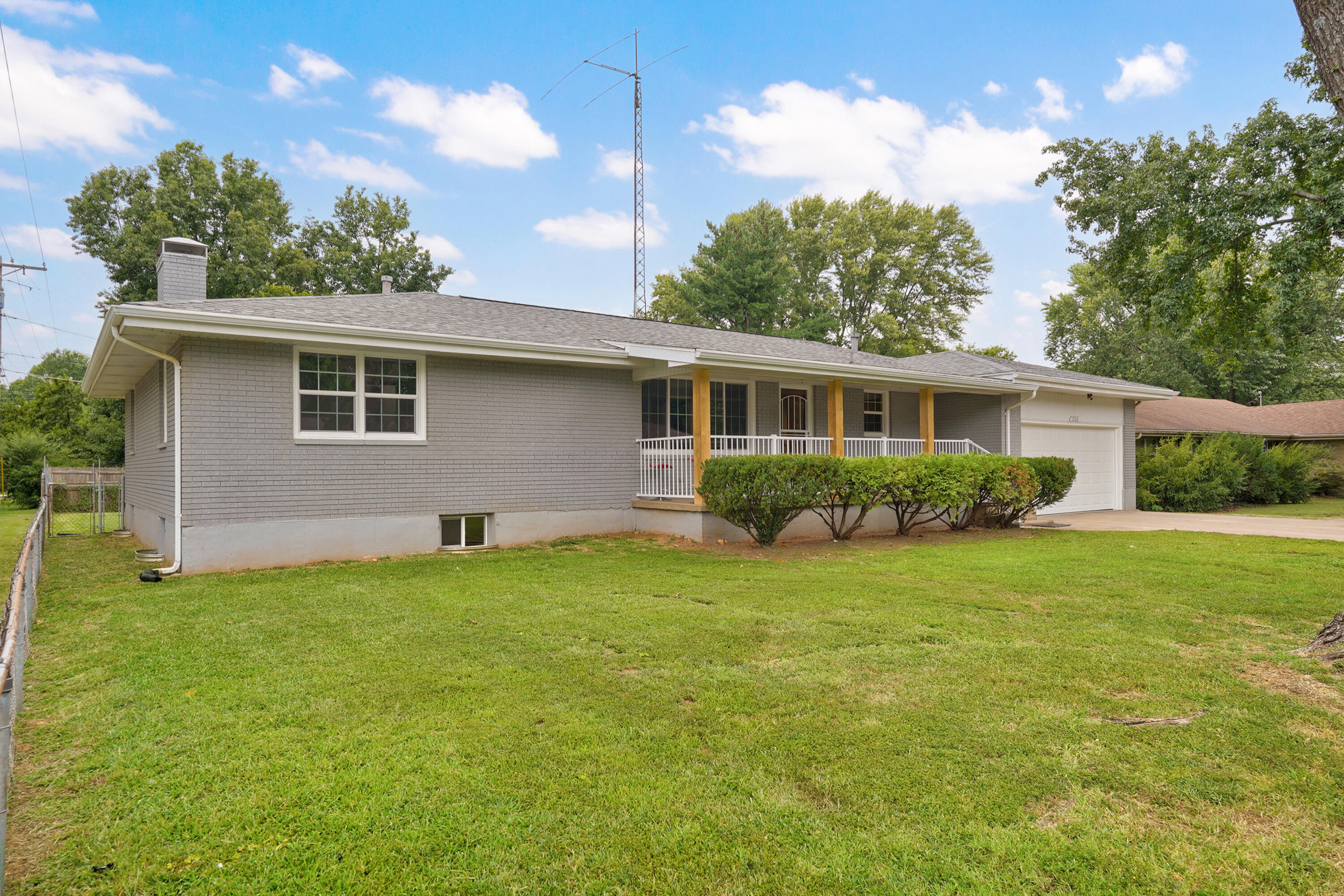 Photo 3 - Residential for sale – 1963 S Westwood Avenue  Springfield, MO