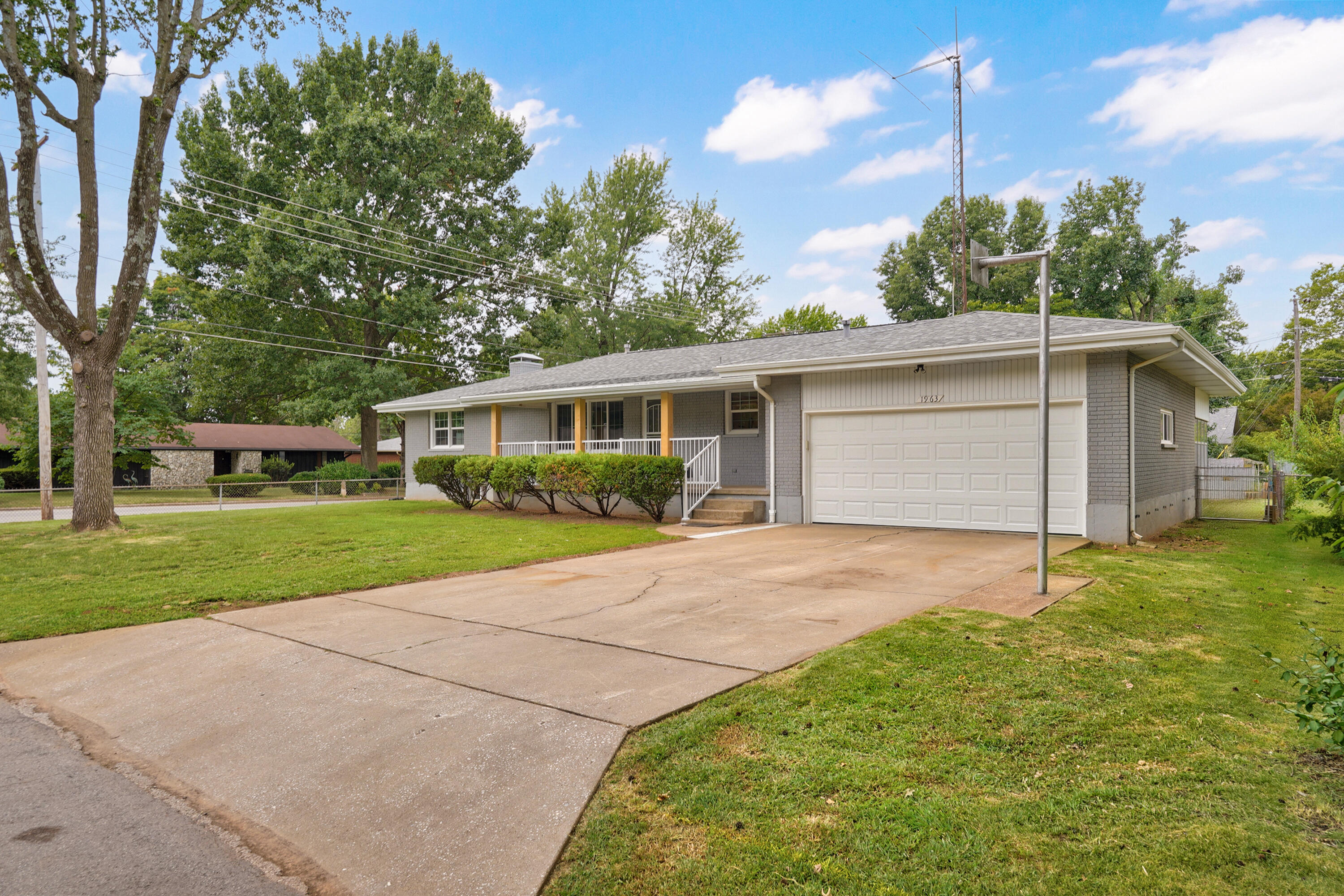 Photo 4 - Residential for sale – 1963 S Westwood Avenue  Springfield, MO