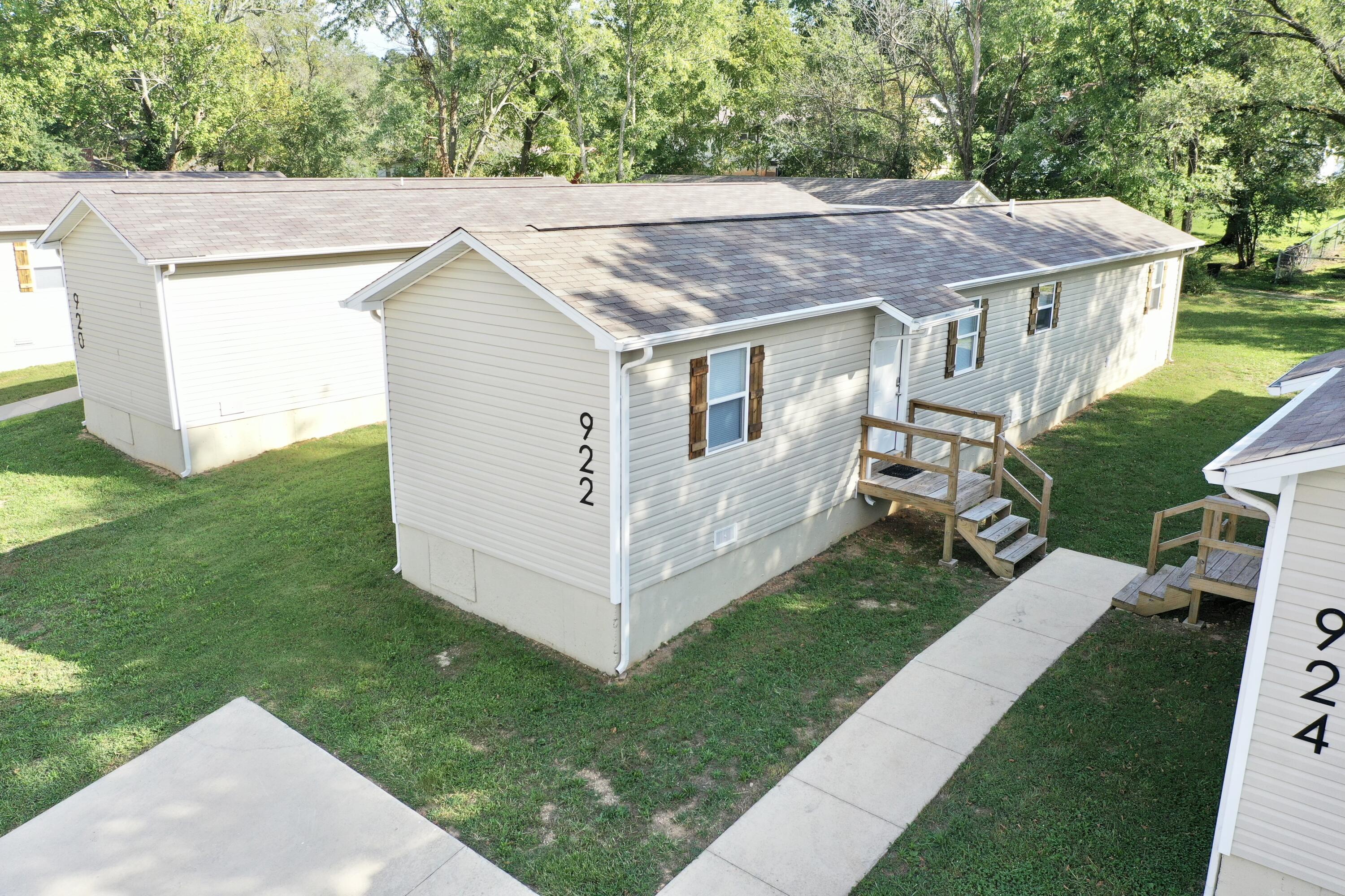 Photo 4 - Commercial Sale for sale – 914-924  Renfrow Avenue  West Plains, MO