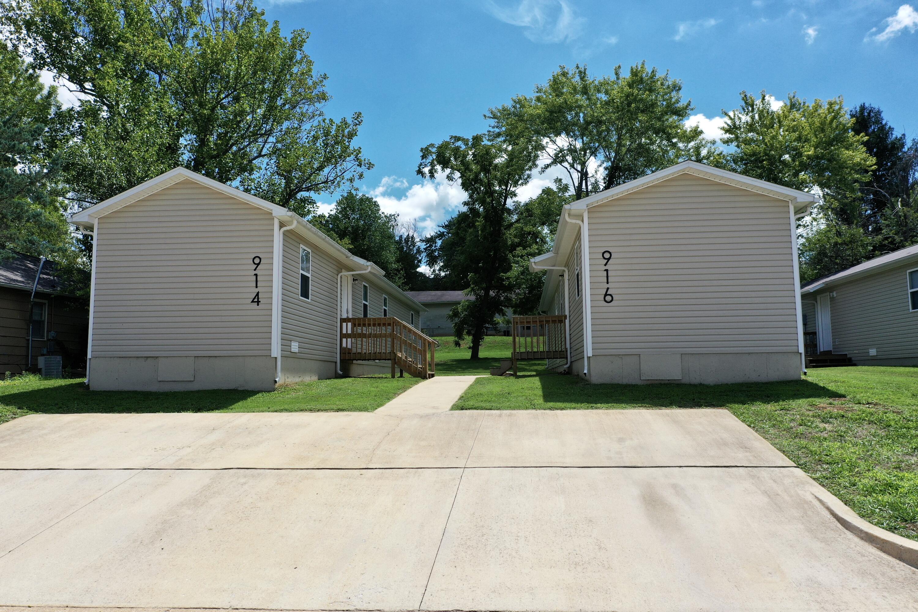 Photo 5 - Commercial Sale for sale – 914-924  Renfrow Avenue  West Plains, MO