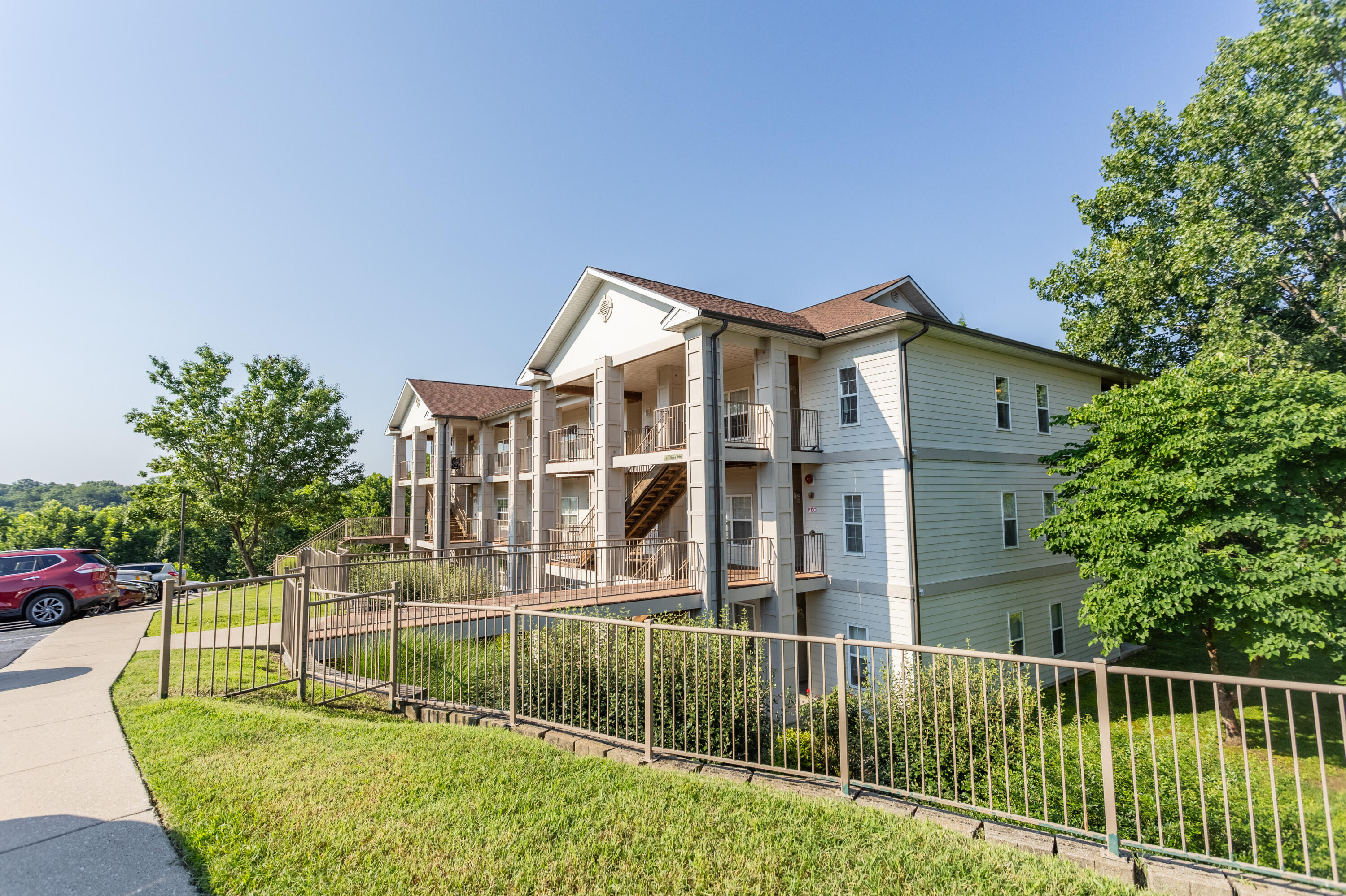 Photo 2 - Residential for sale – 114  Oxford Drive  Branson, MO