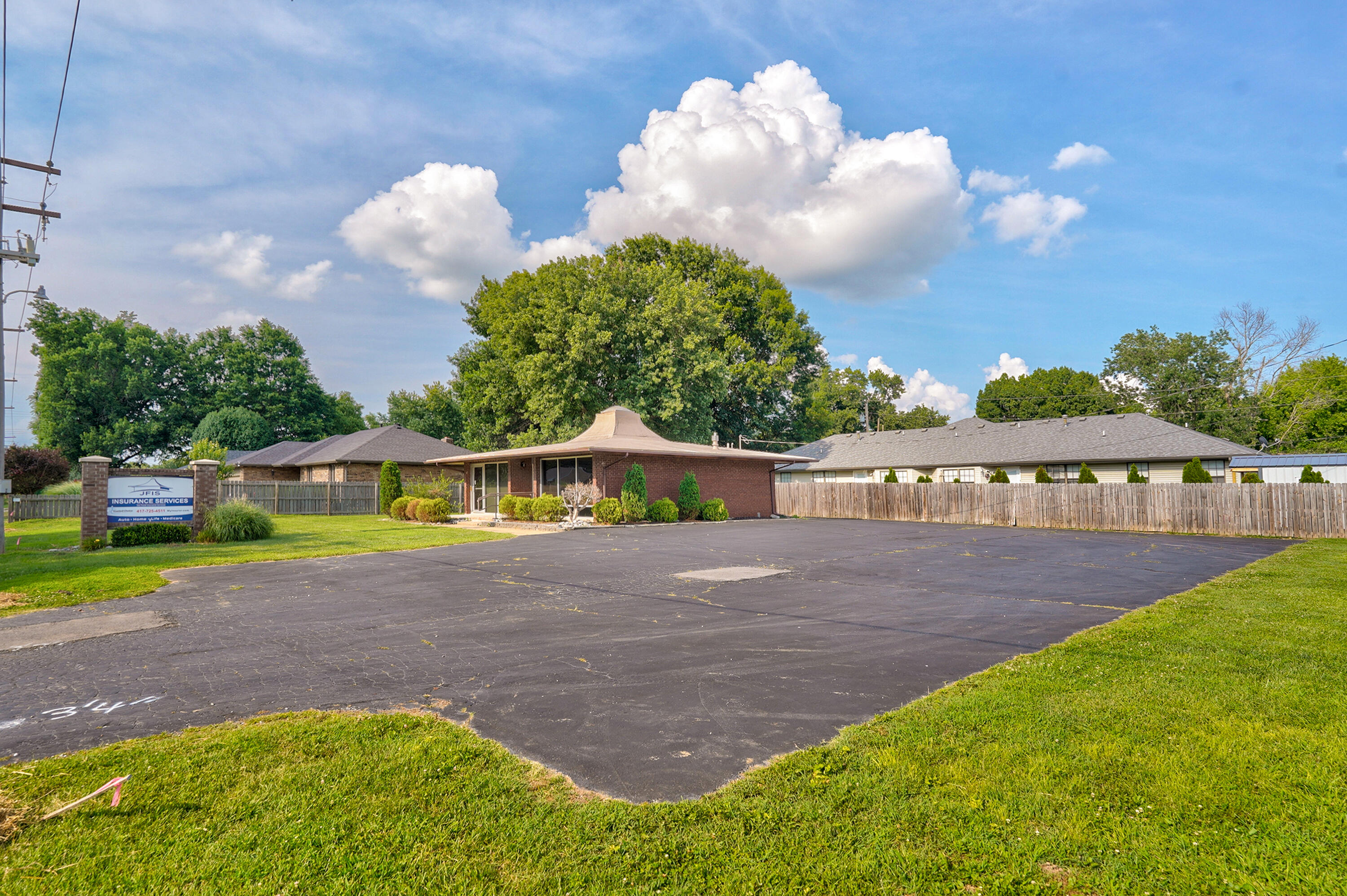 Photo 4 - Commercial Sale for sale – 506 N Main Street  Nixa, MO