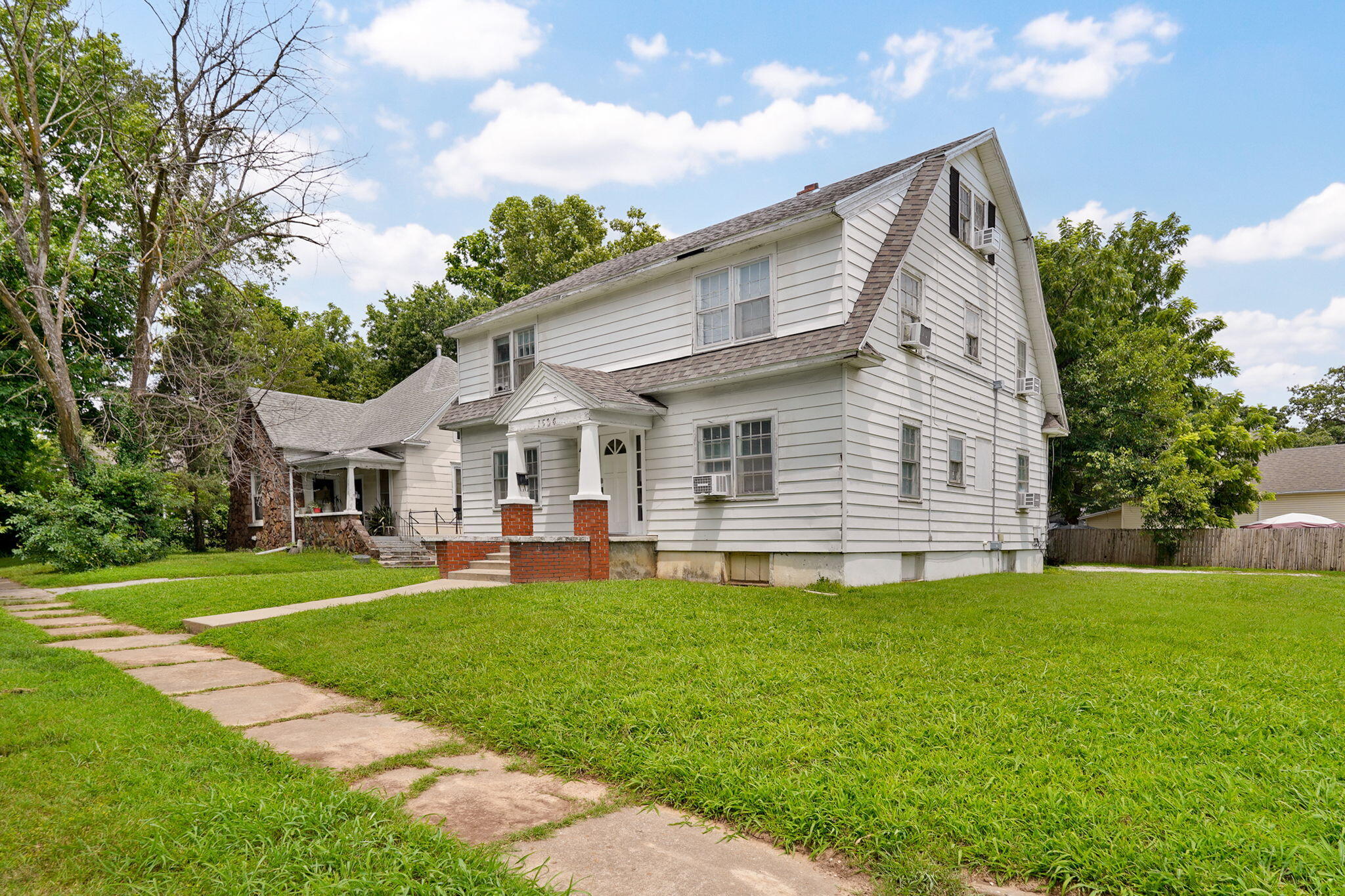 Photo 2 - Residential Income for sale – 1504 N Summit Avenue  Springfield, MO