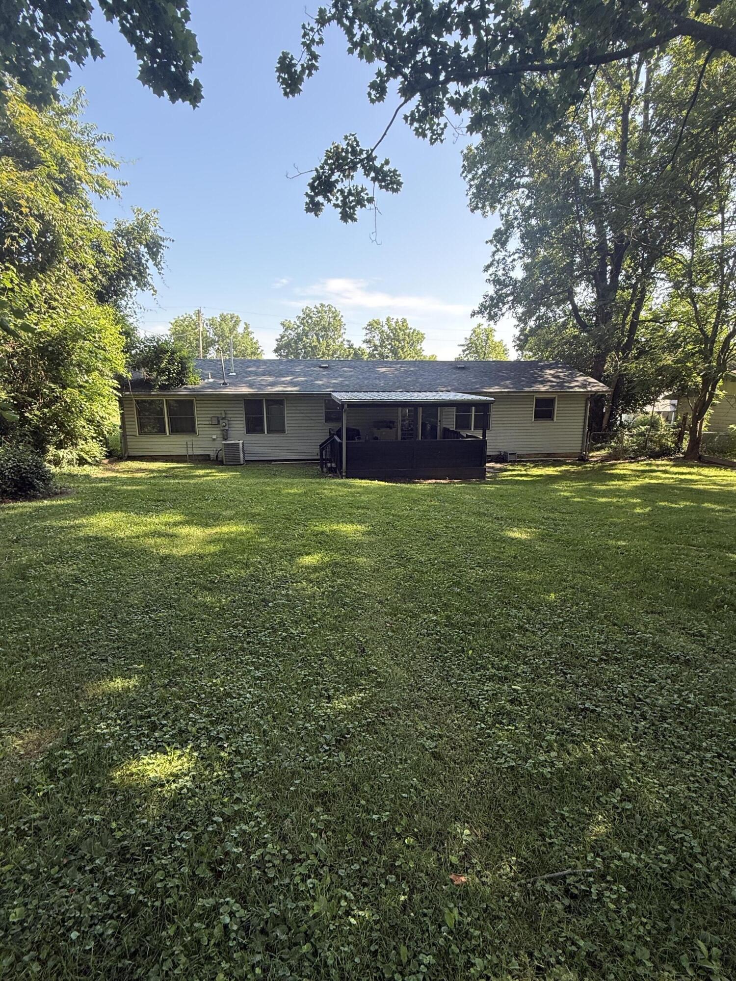 Photo 14 - Residential for sale – 112  South Street  Crane, MO