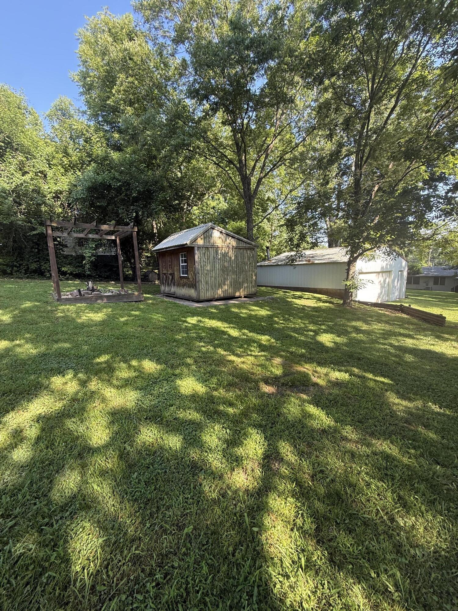Photo 15 - Residential for sale – 112  South Street  Crane, MO