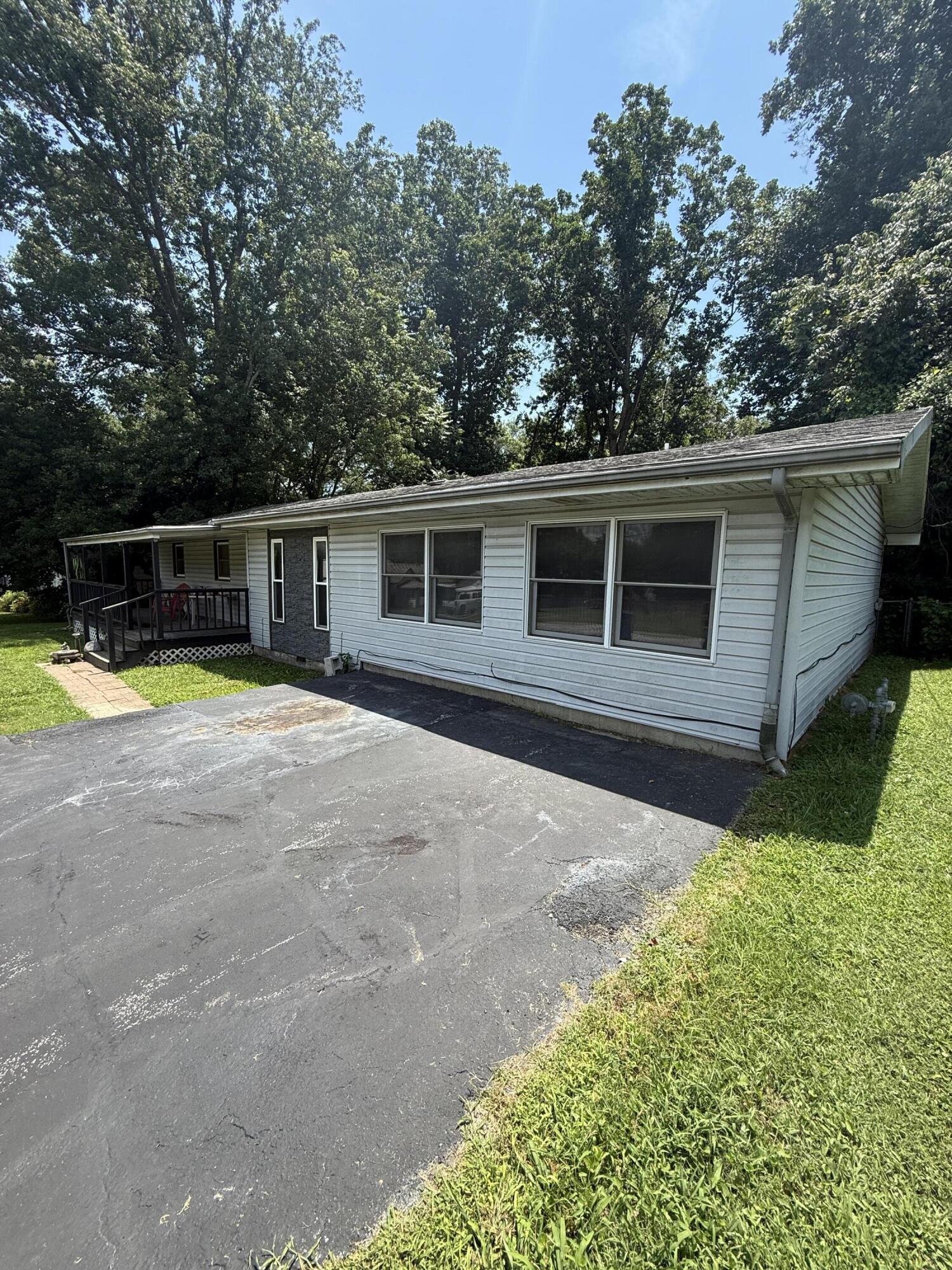 Photo 2 - Residential for sale – 112  South Street  Crane, MO