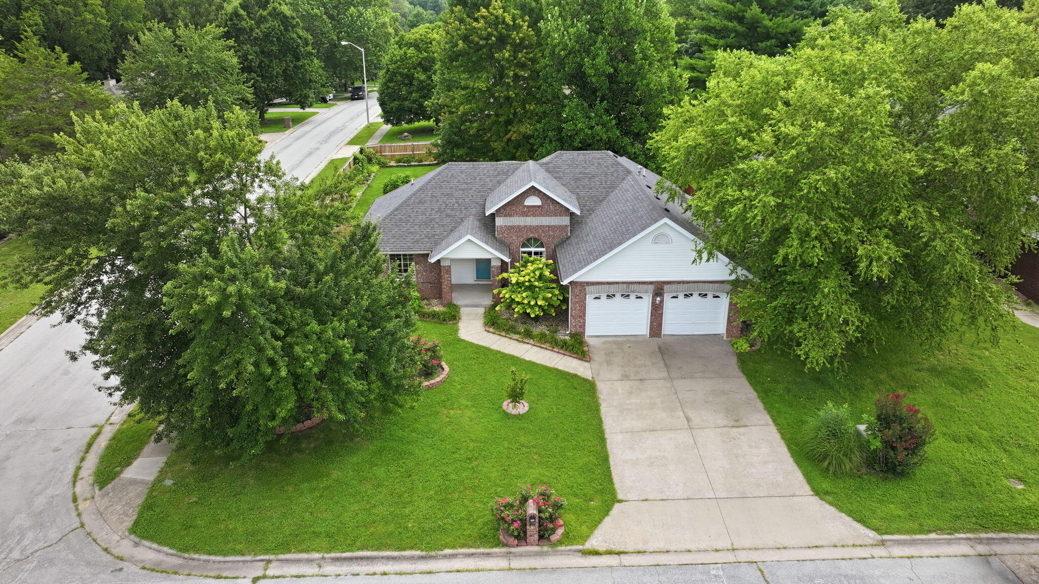 Photo 2 - Residential for sale – 5632 S Newton Avenue  Springfield, MO