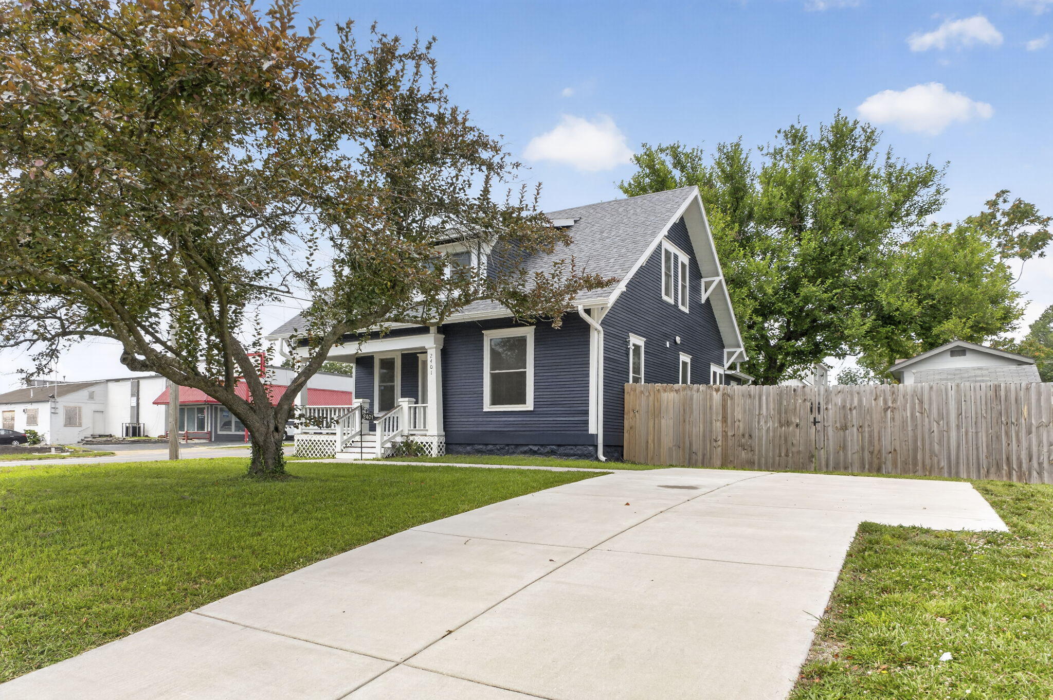 Photo 3 - Residential for sale – 2401 N Boonville Avenue  Springfield, MO