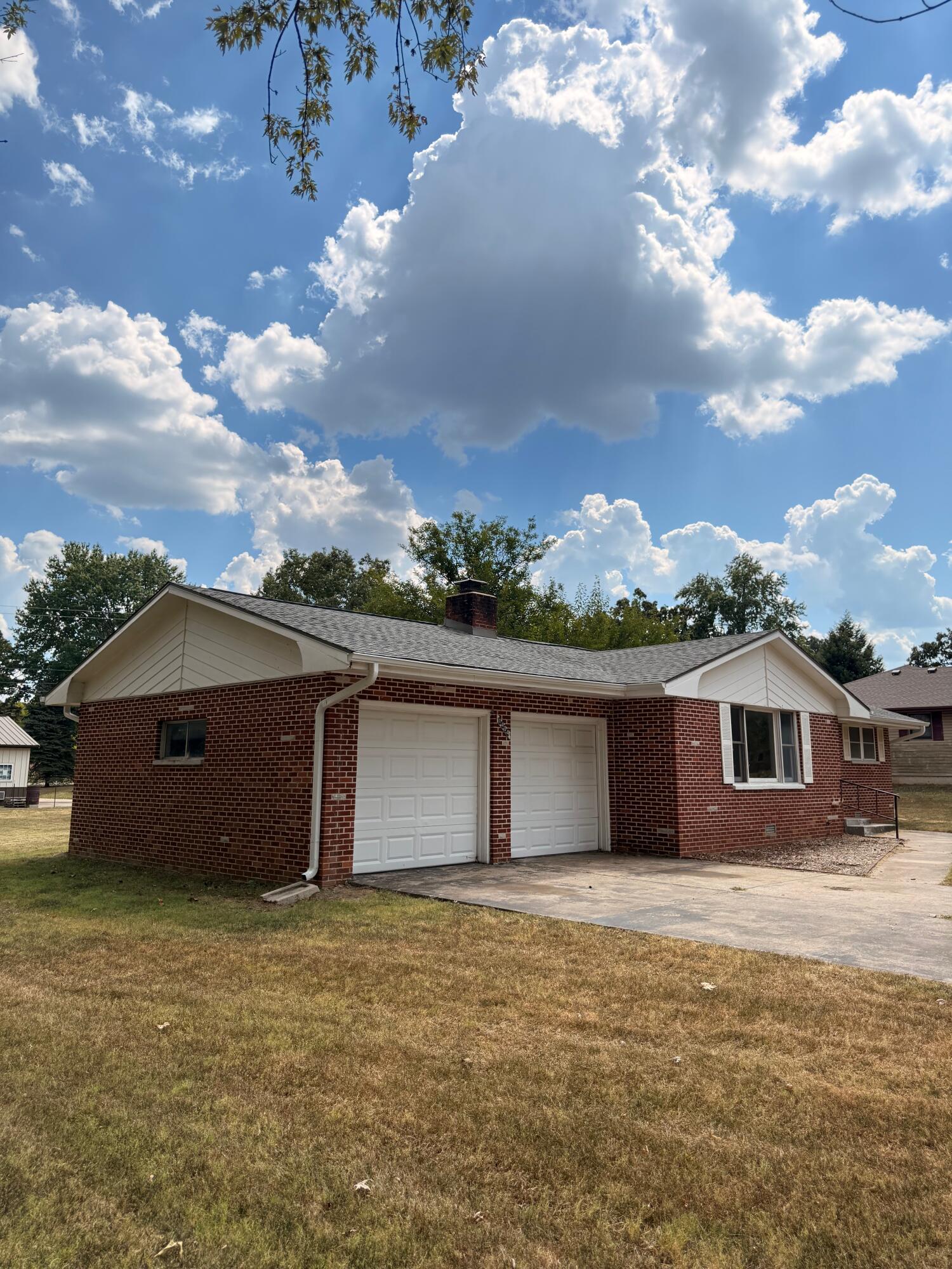 Photo 14 - Residential for sale – 1404 S Madison Avenue  Aurora, MO